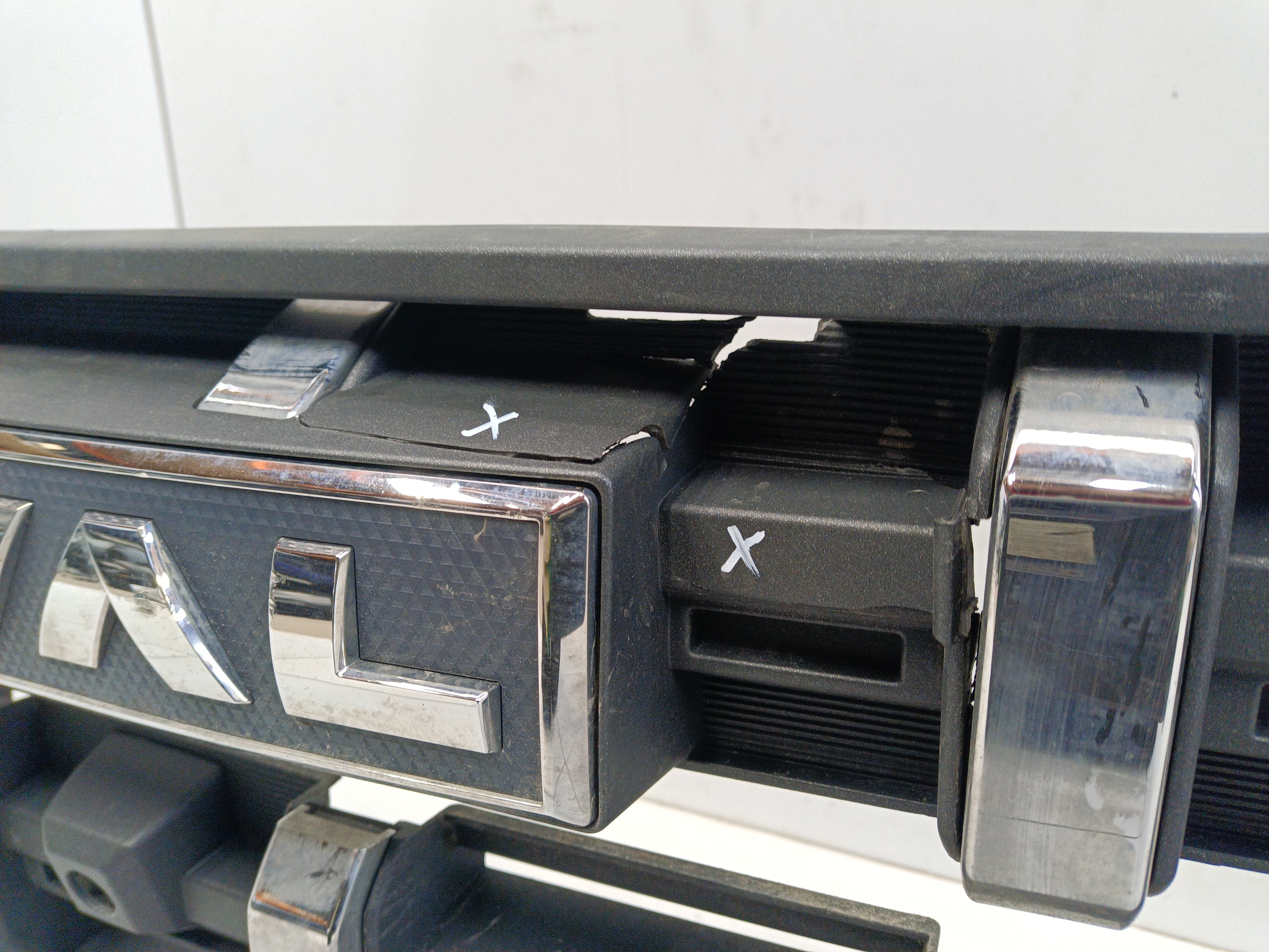 Решетка радиатора Haval H3