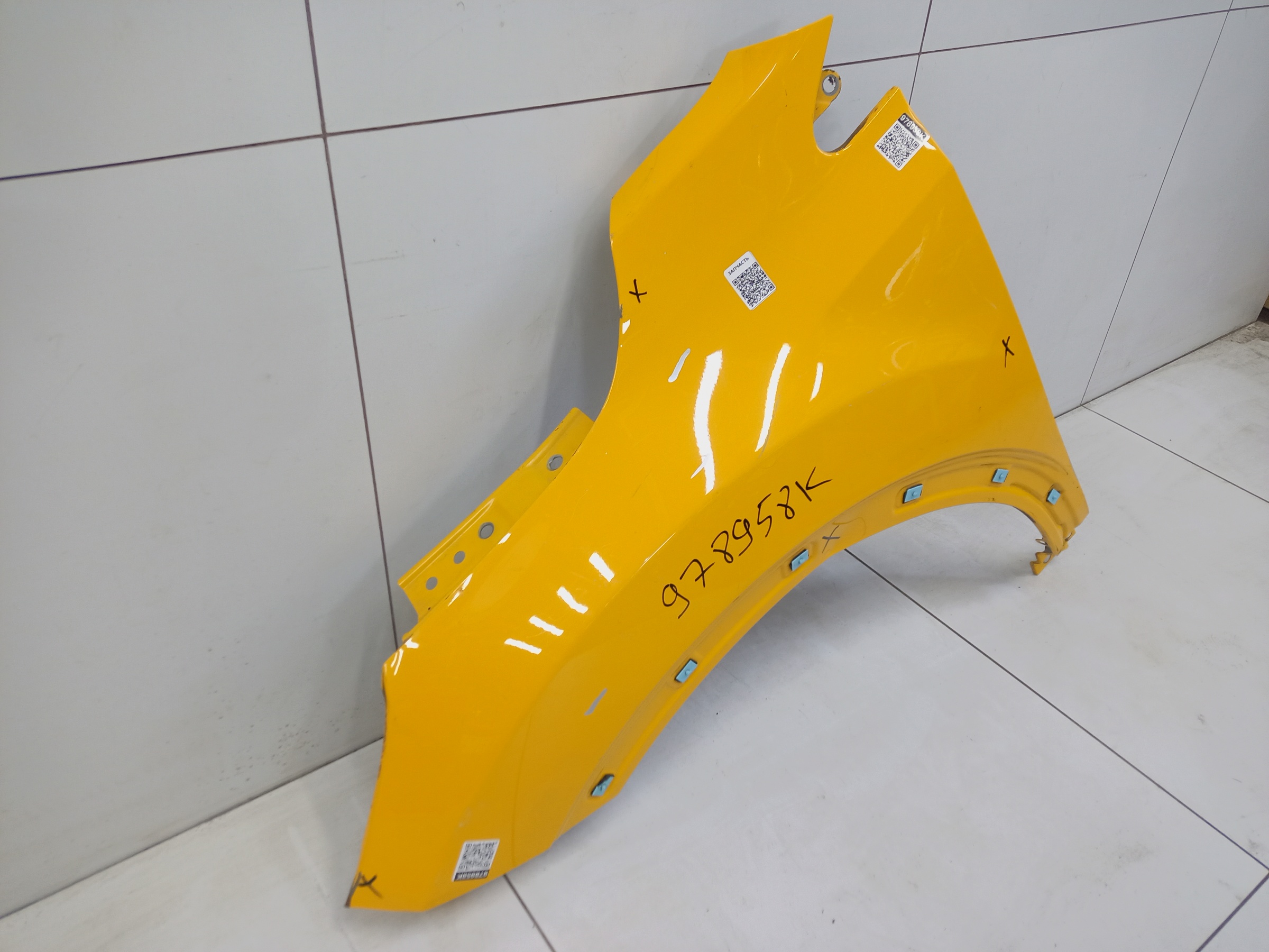 Крыло переднее левое Kia KX1