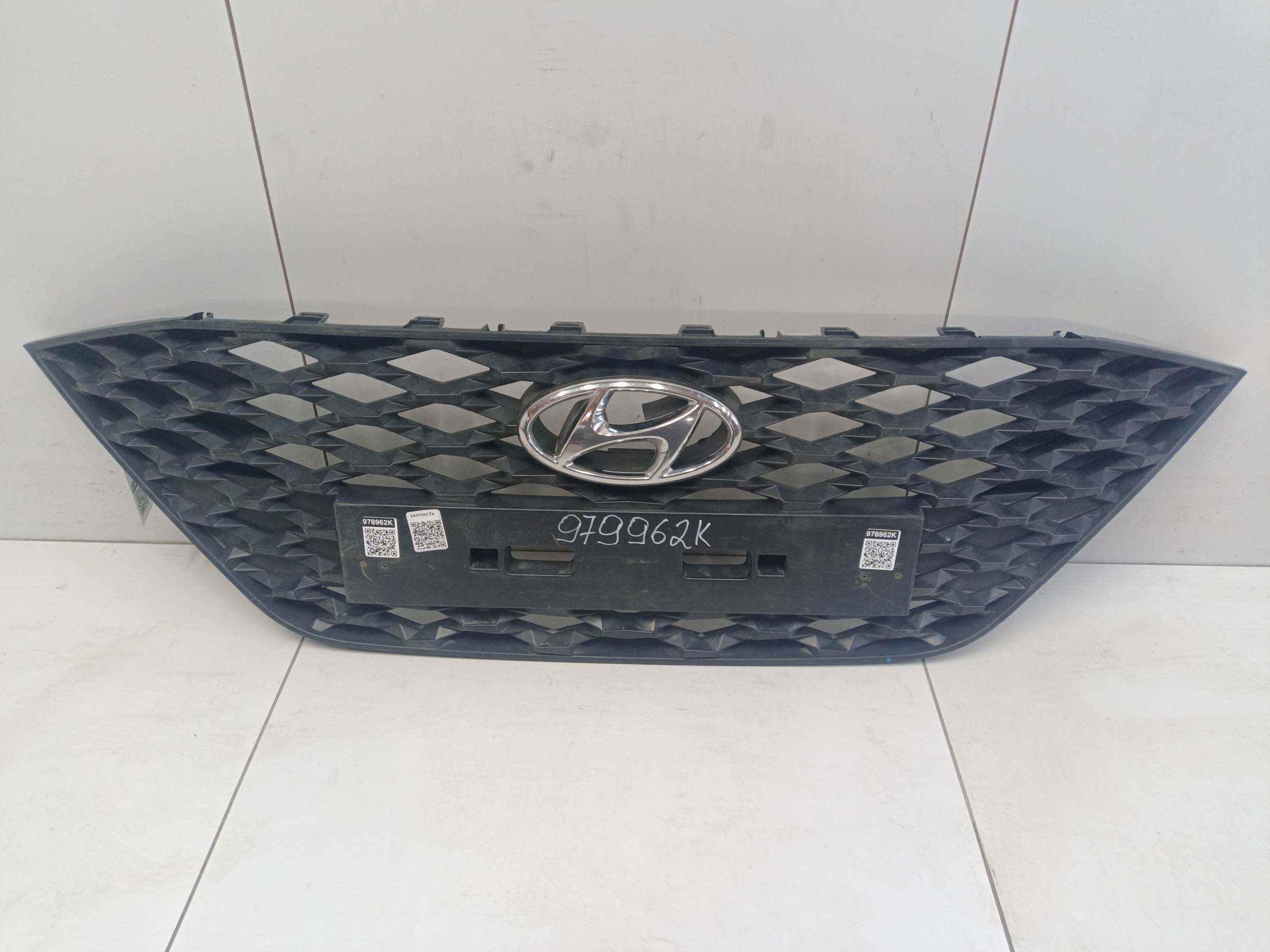 Решётка радиатора Hyundai Solaris 2 Restail " O.E.M. "