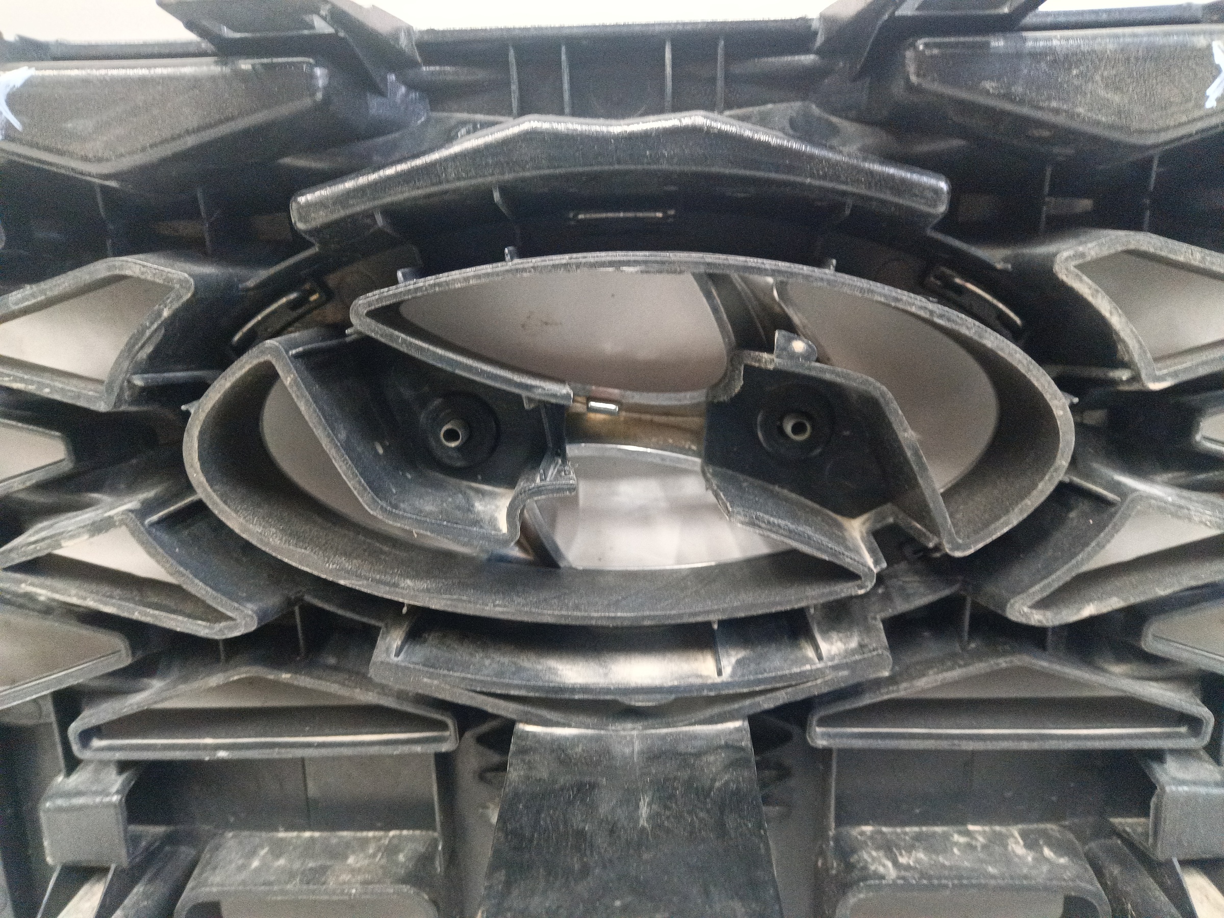 Решётка радиатора Hyundai Solaris 2 Restail " O.E.M. "