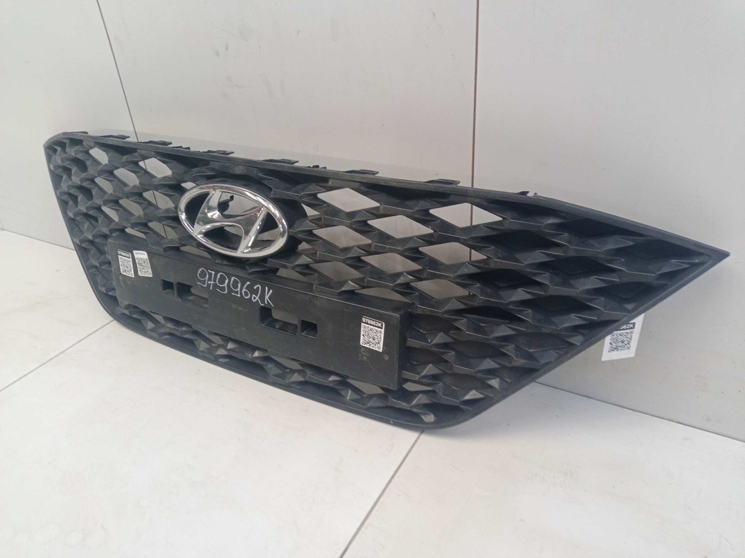 Решётка радиатора Hyundai Solaris 2 Restail " O.E.M. "