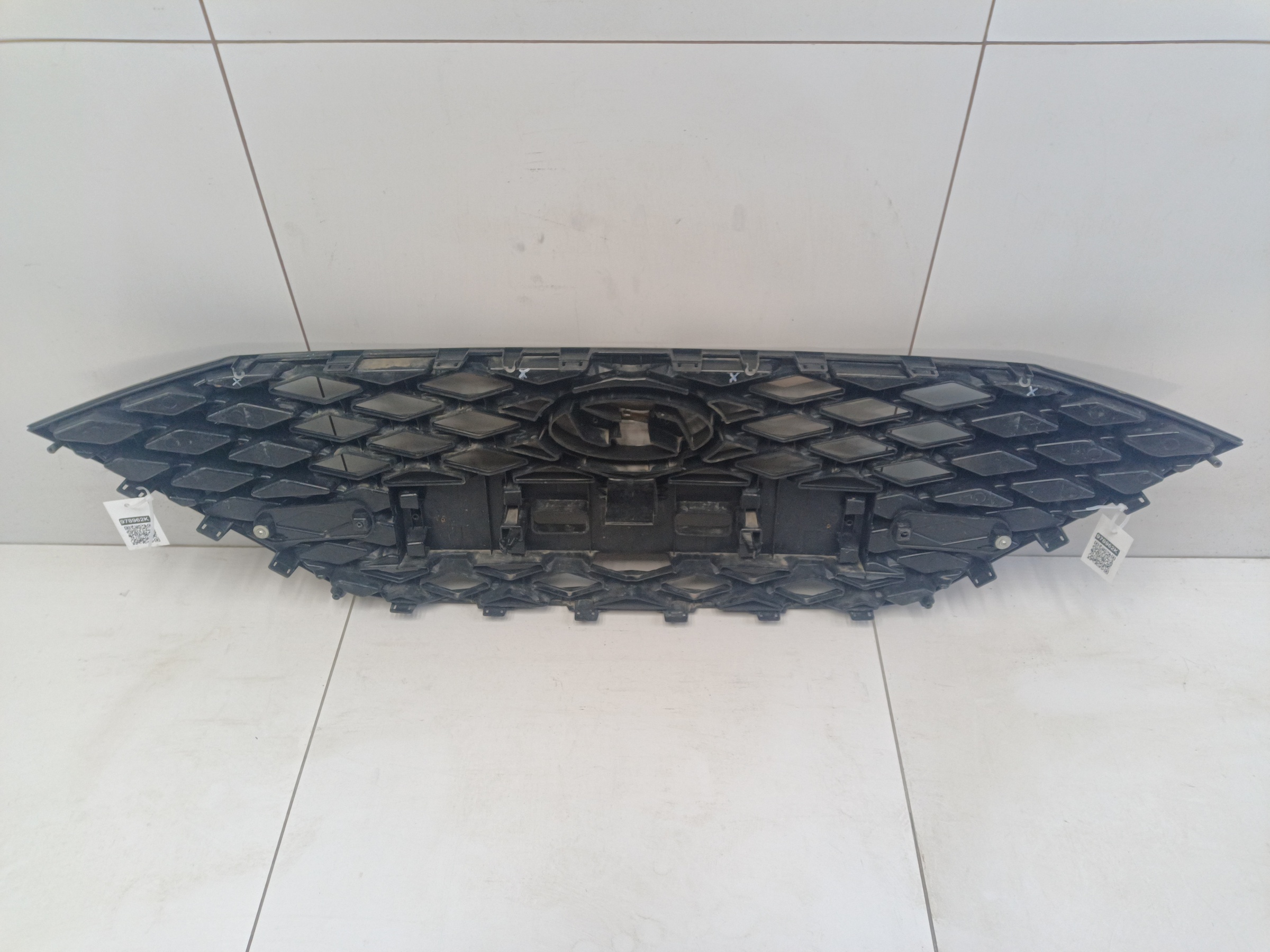 Решётка радиатора Hyundai Solaris 2 Restail " O.E.M. "