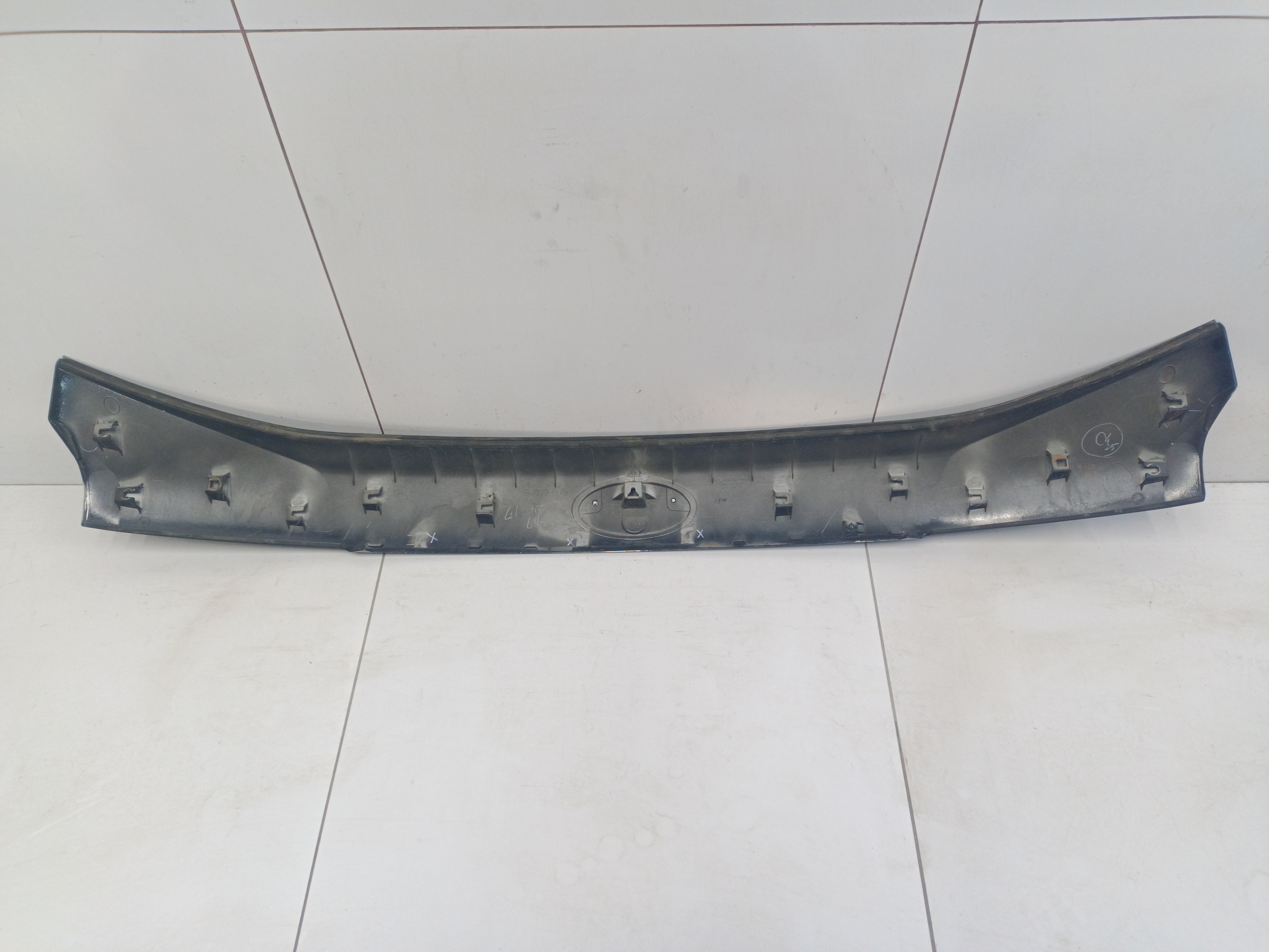 Накладка крышки багажника Subaru Forester 4 SJ