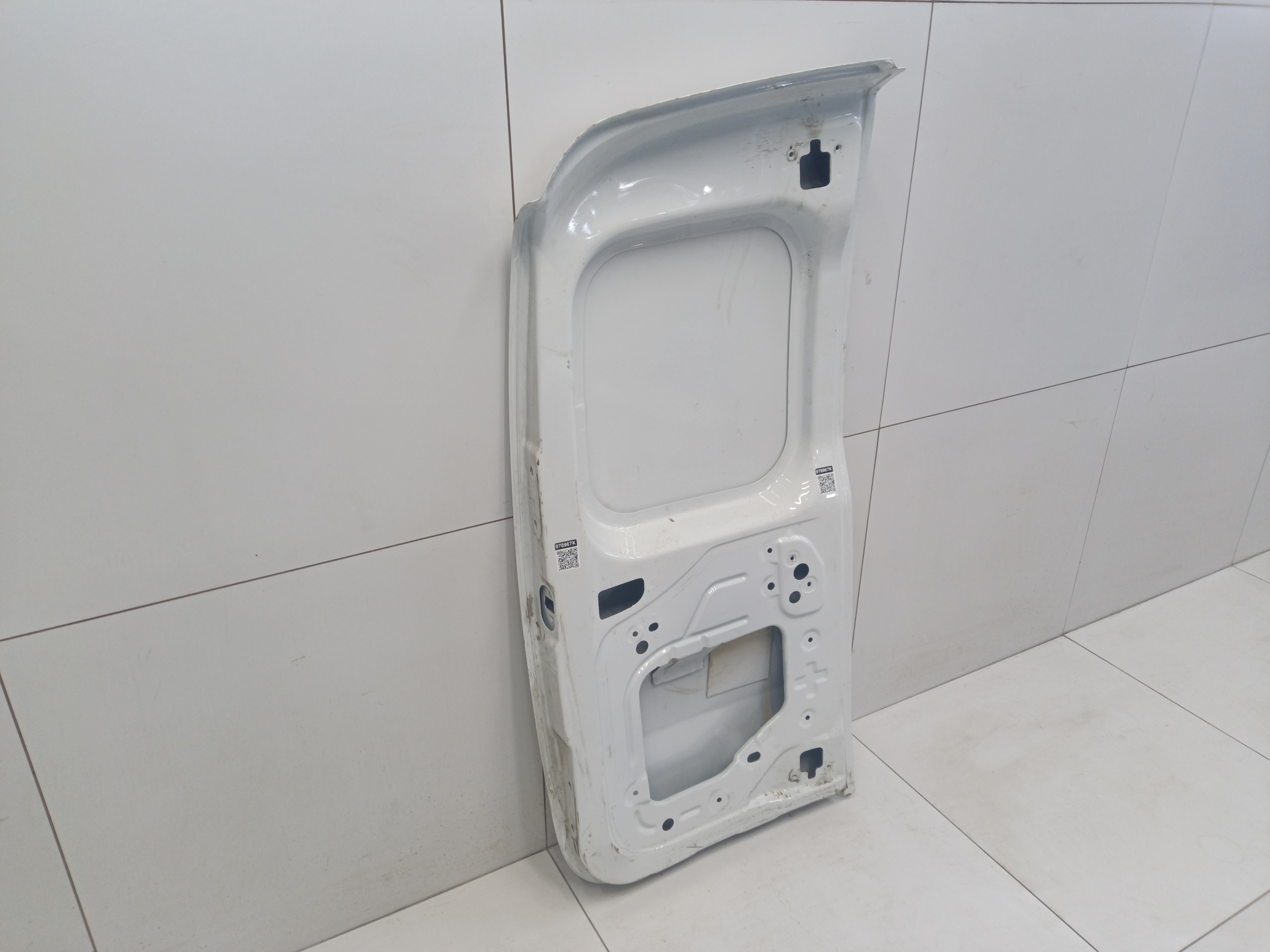 Дверь задняя правая распашная глухая Lada Largus Фургон