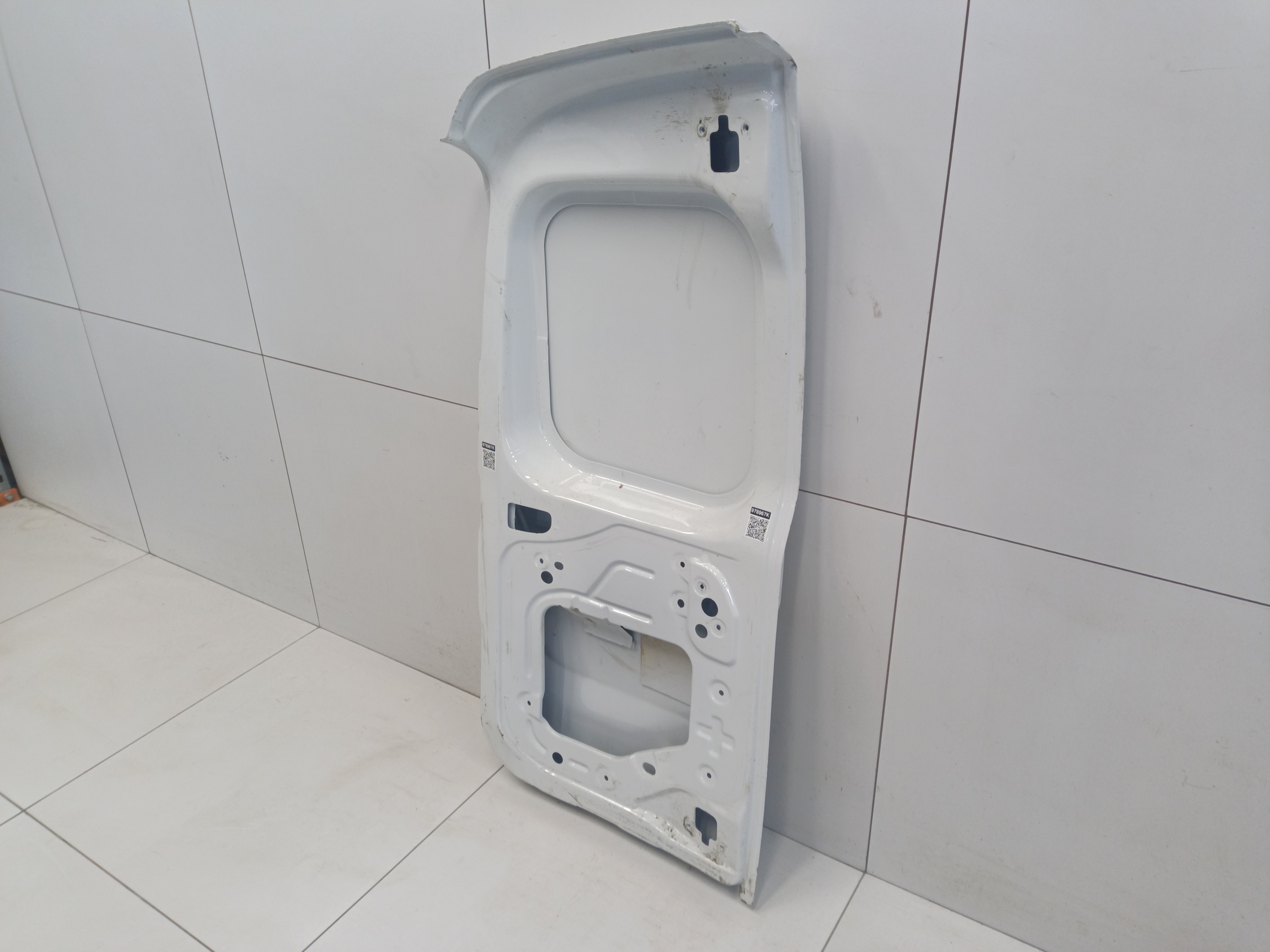 Дверь задняя правая распашная глухая Lada Largus Фургон