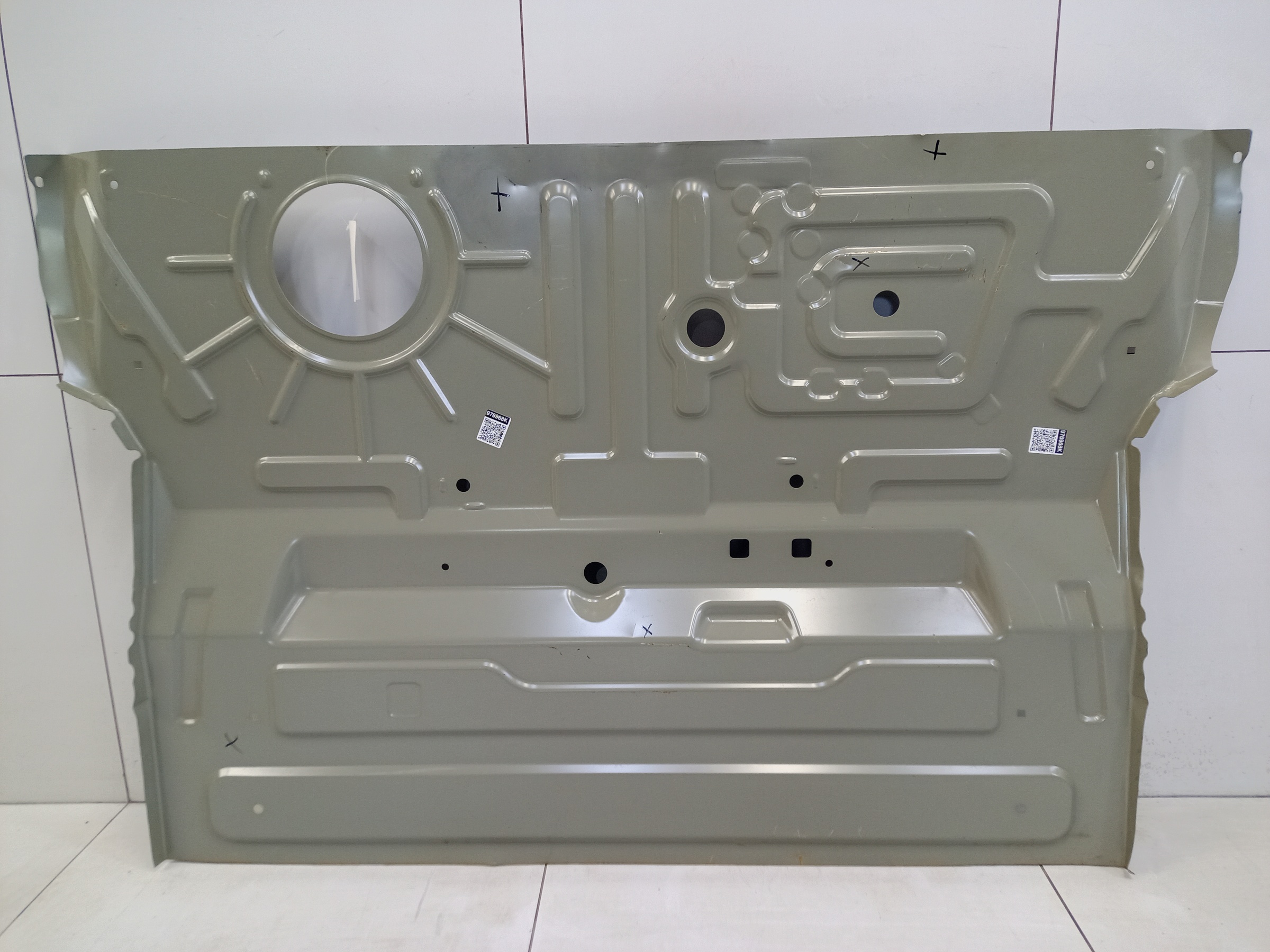 Пол багажника Geely Atlas