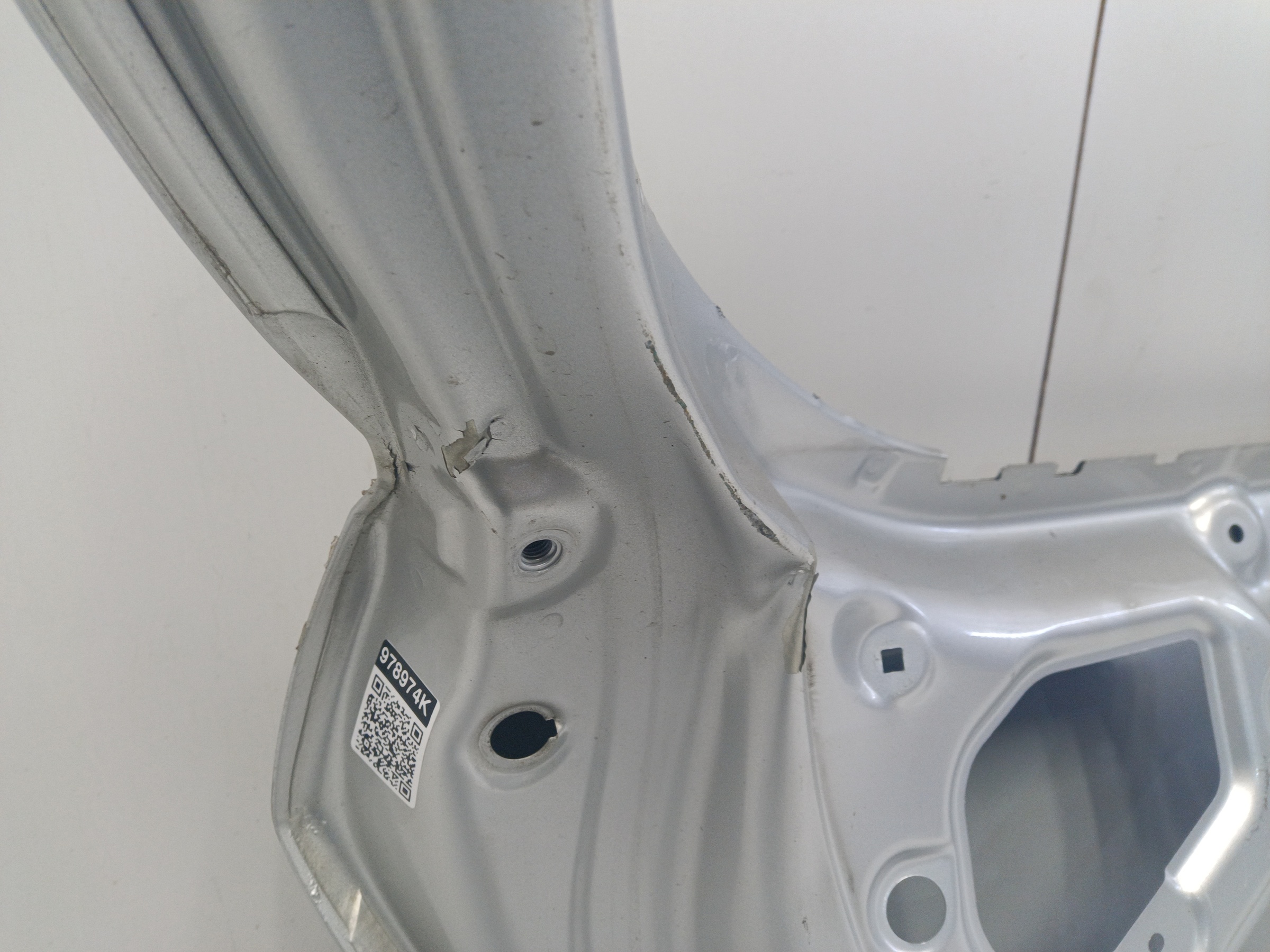 Крышка багажника Hyundai Solaris 1 Hatchback под спойлер и под личинку замка