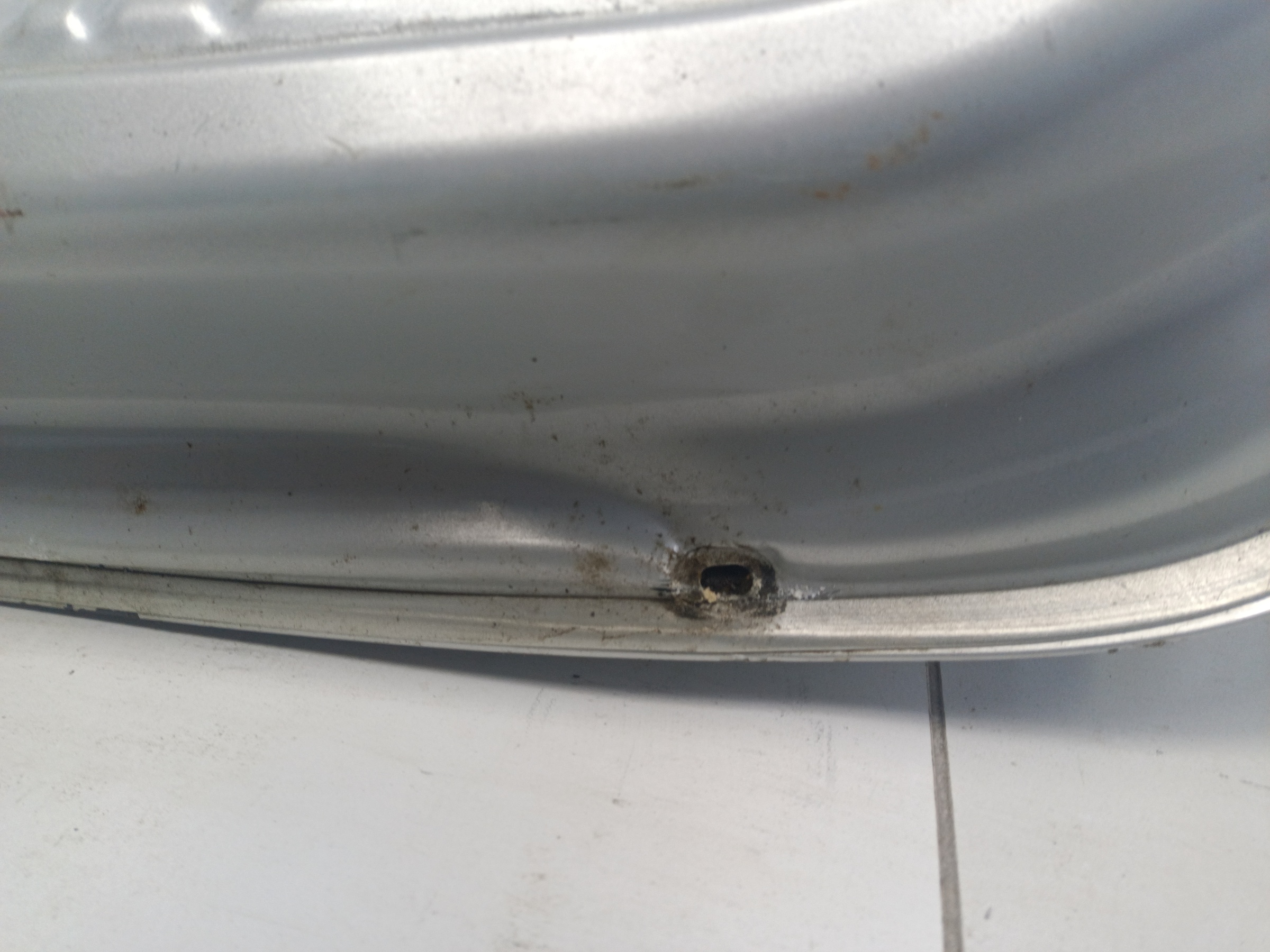 Крышка багажника Hyundai Solaris 1 Hatchback под спойлер и под личинку замка