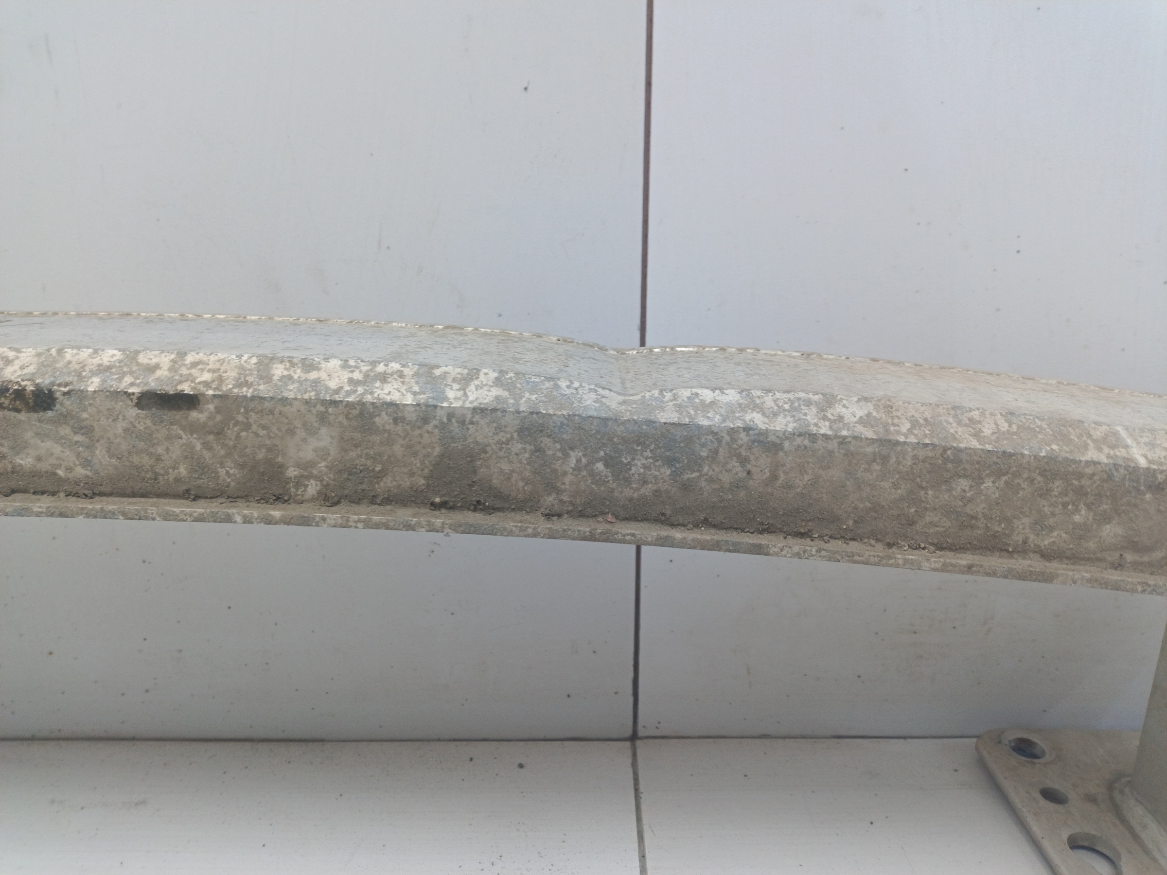 Усилитель заднего бампера Peugeot 3008 2