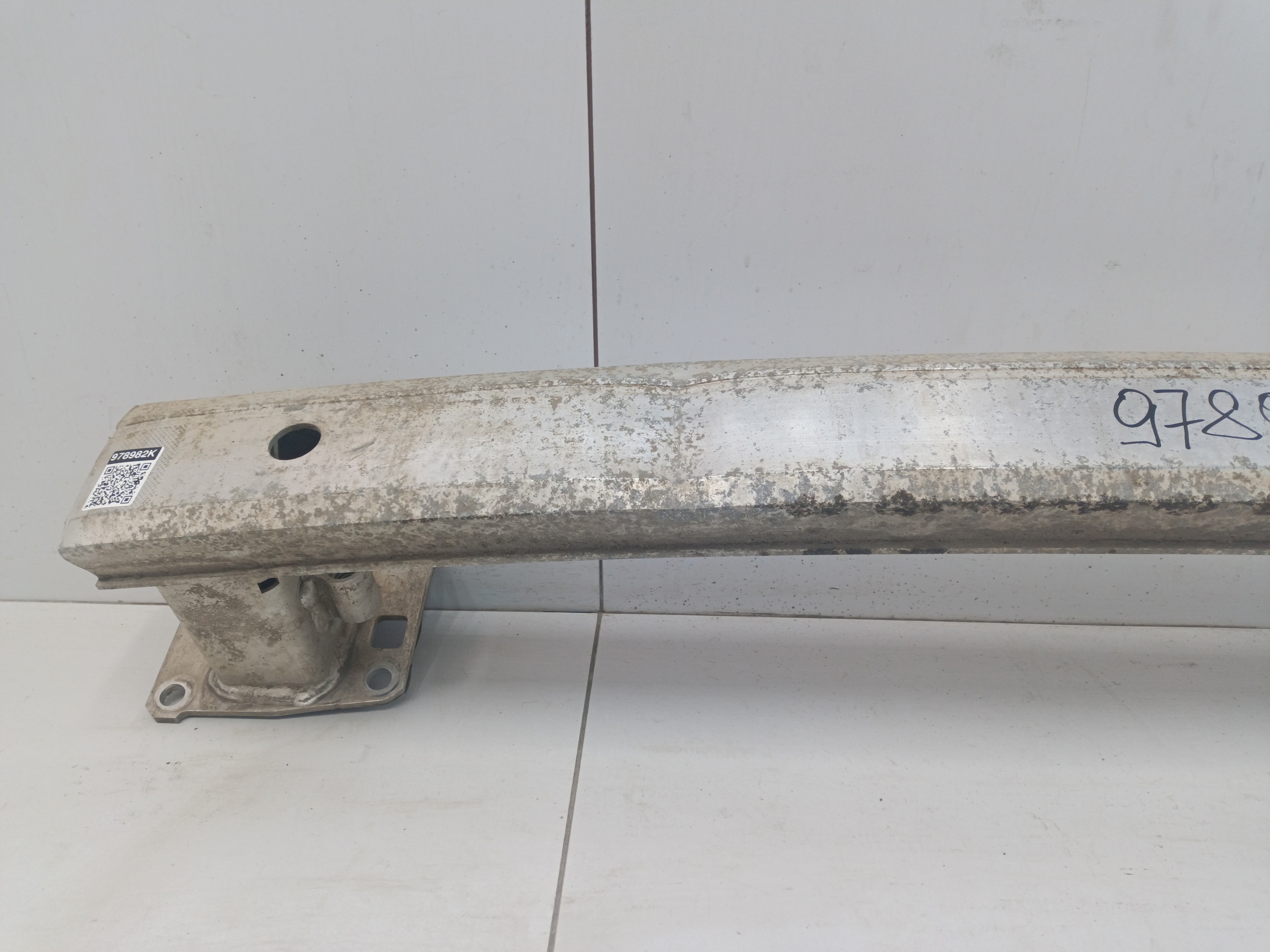 Усилитель заднего бампера Peugeot 3008 2