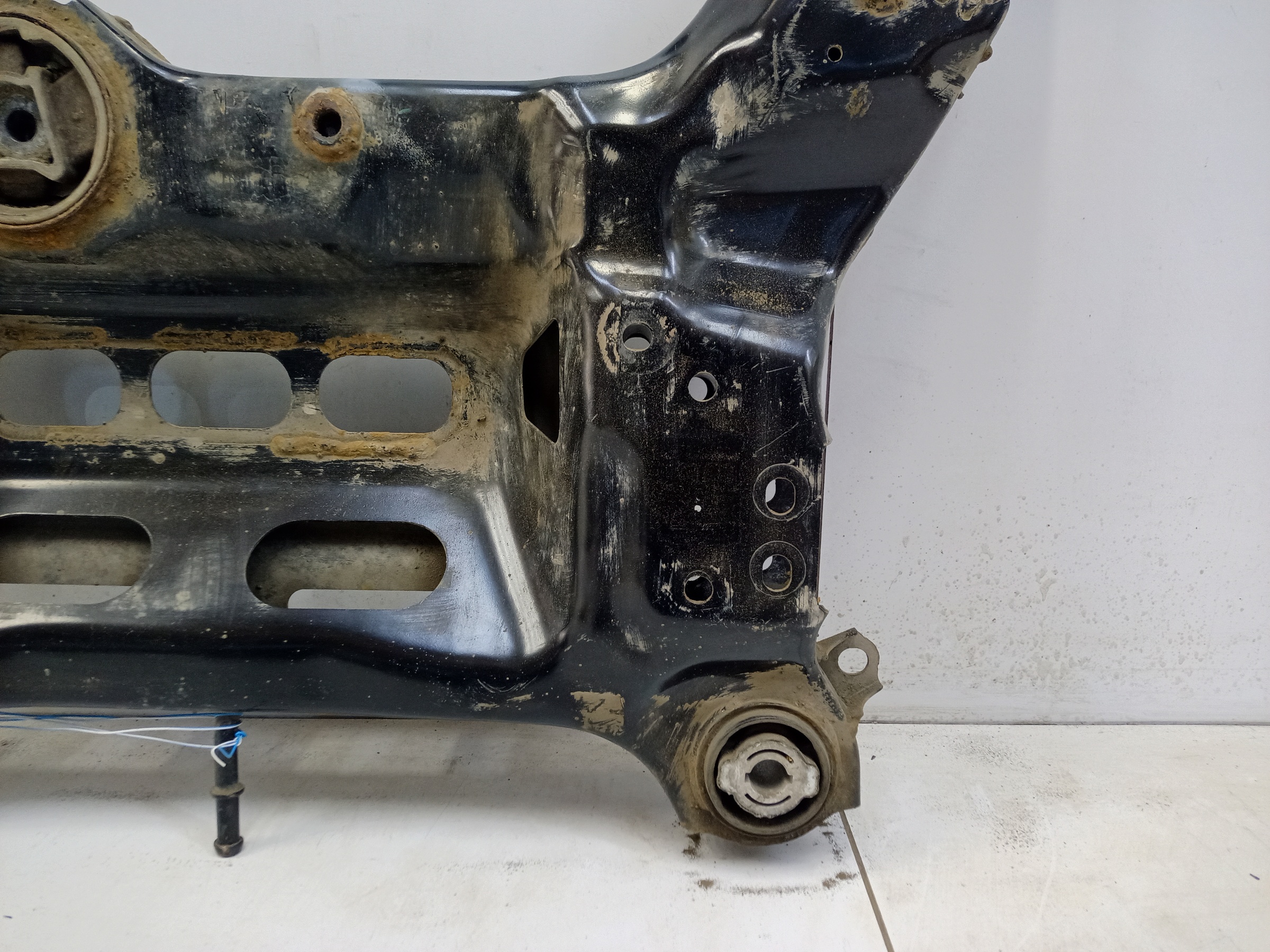 Подрамник передний GAC GS8 2