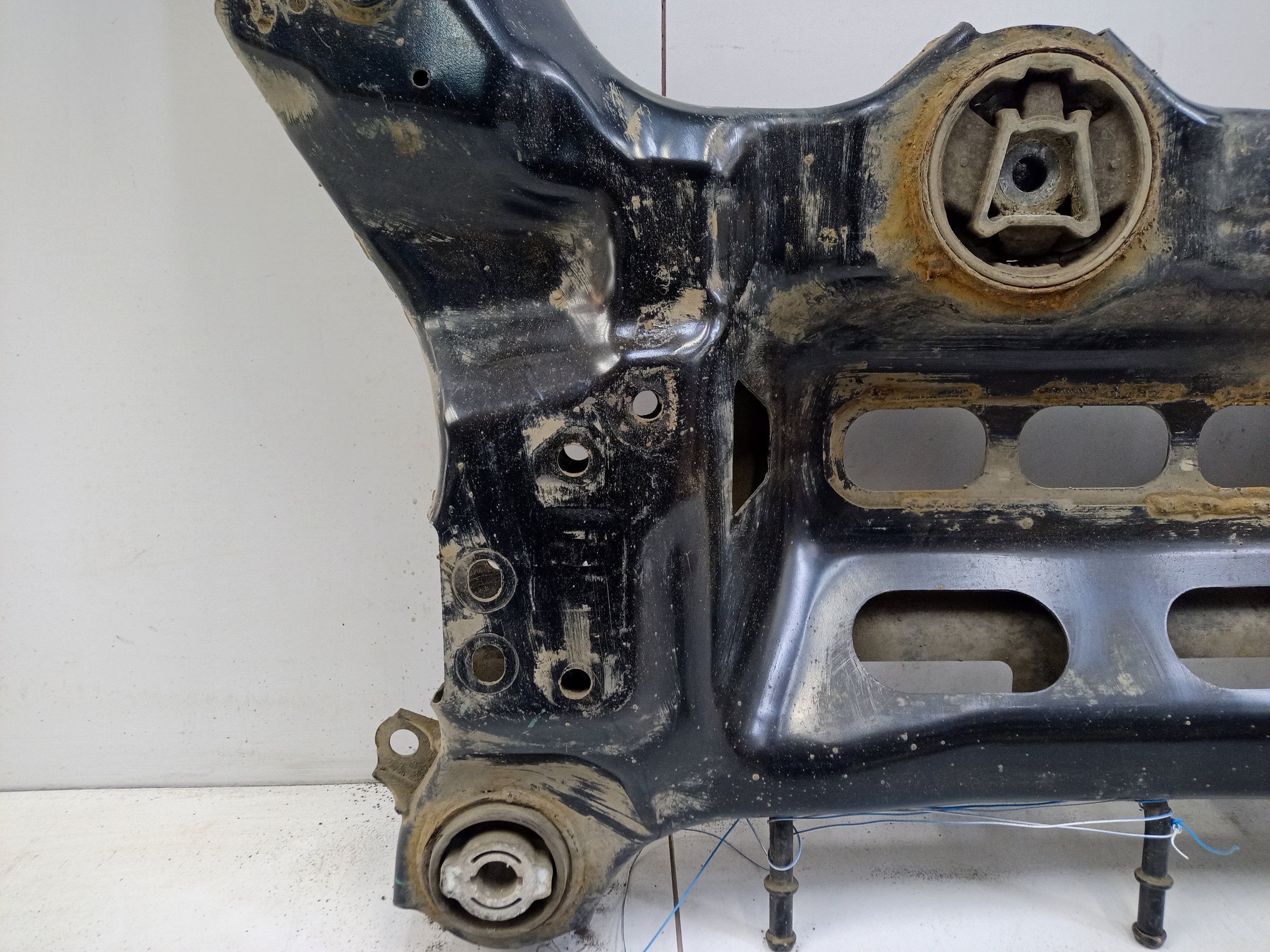 Подрамник передний GAC GS8 2