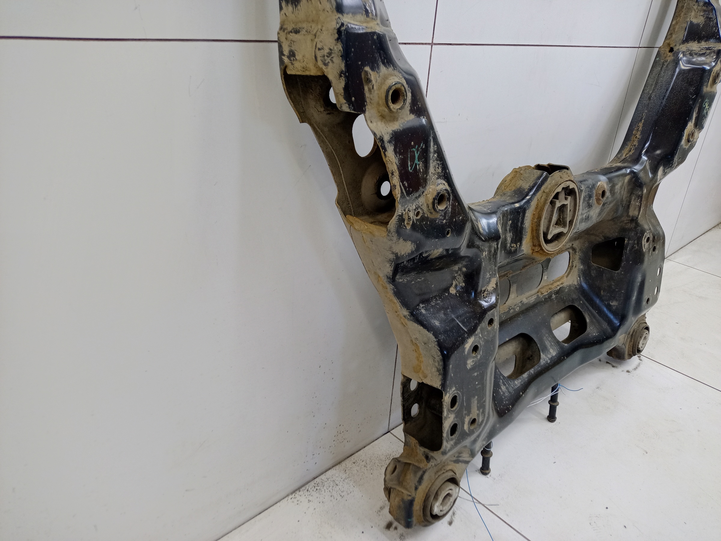 Подрамник передний GAC GS8 2