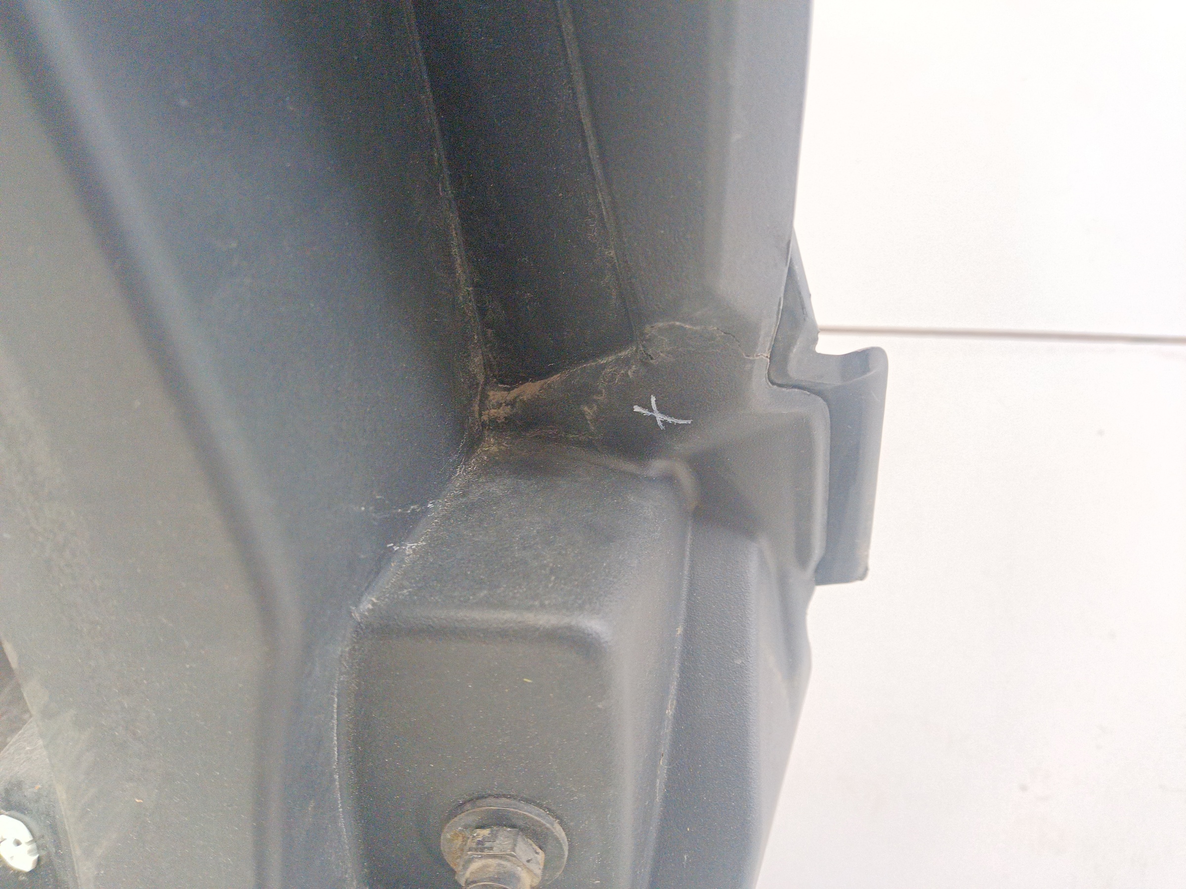 Крышка багажника Peugeot 3008 2