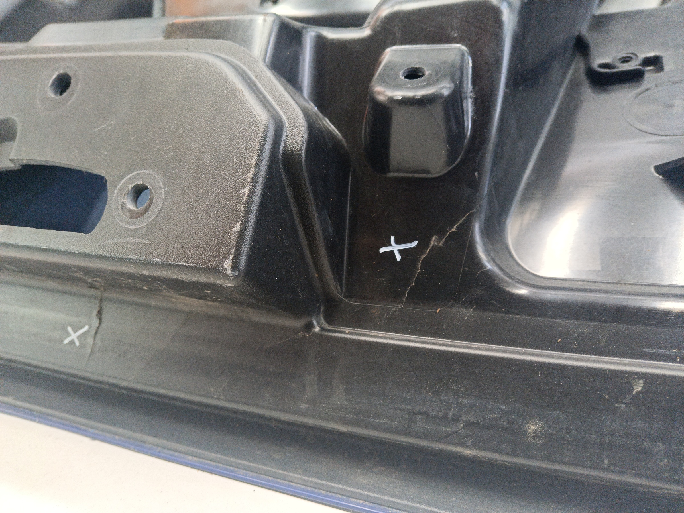 Крышка багажника Peugeot 3008 2