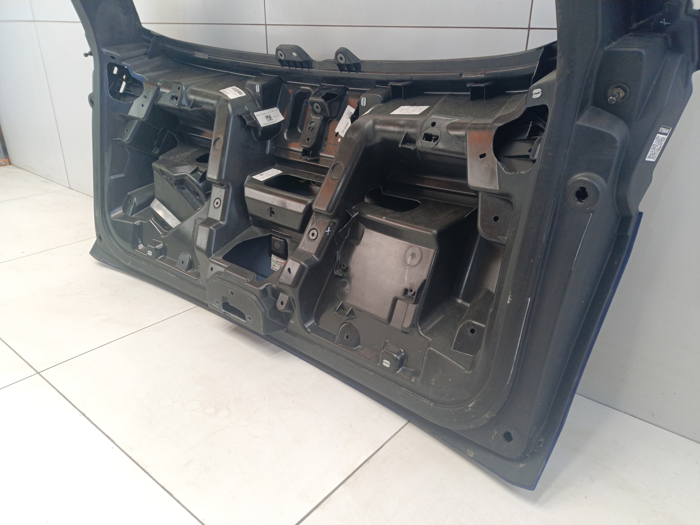 Крышка багажника Peugeot 3008 2