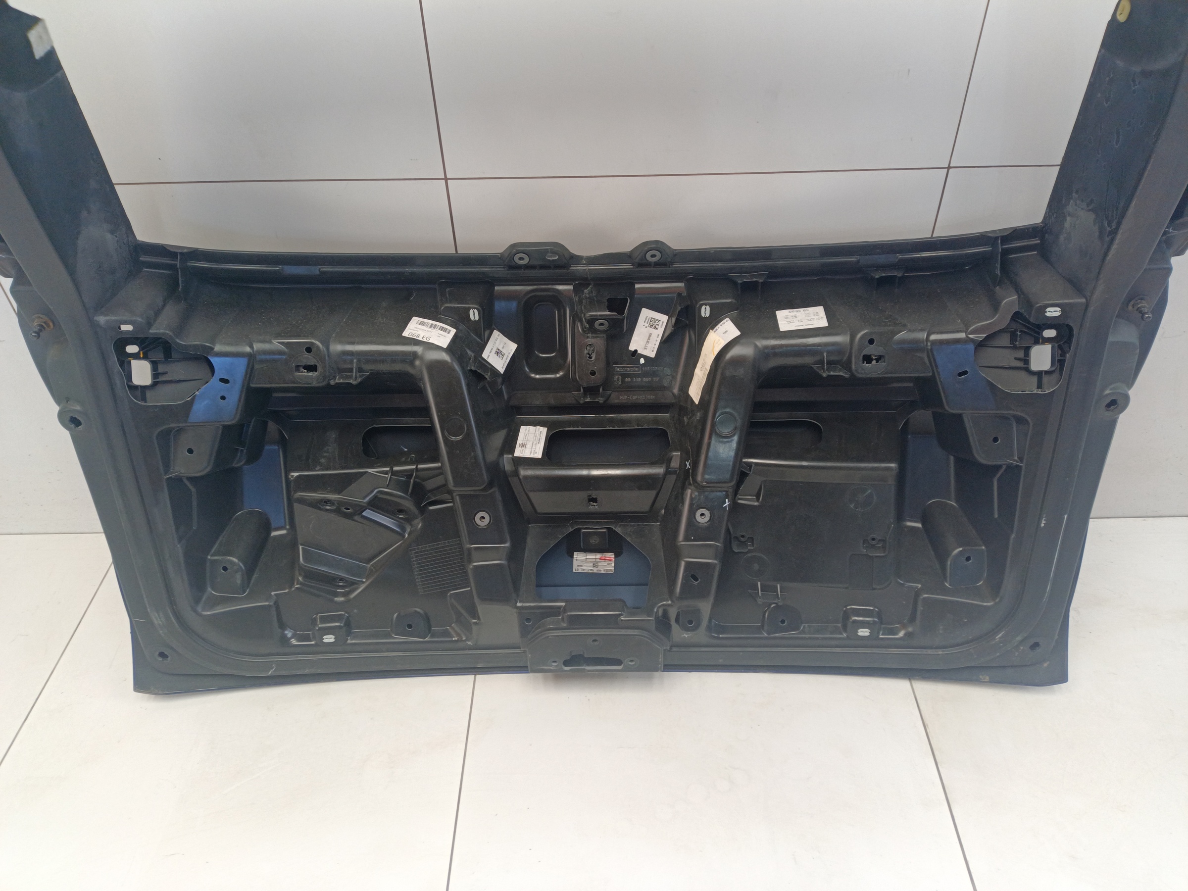 Крышка багажника Peugeot 3008 2