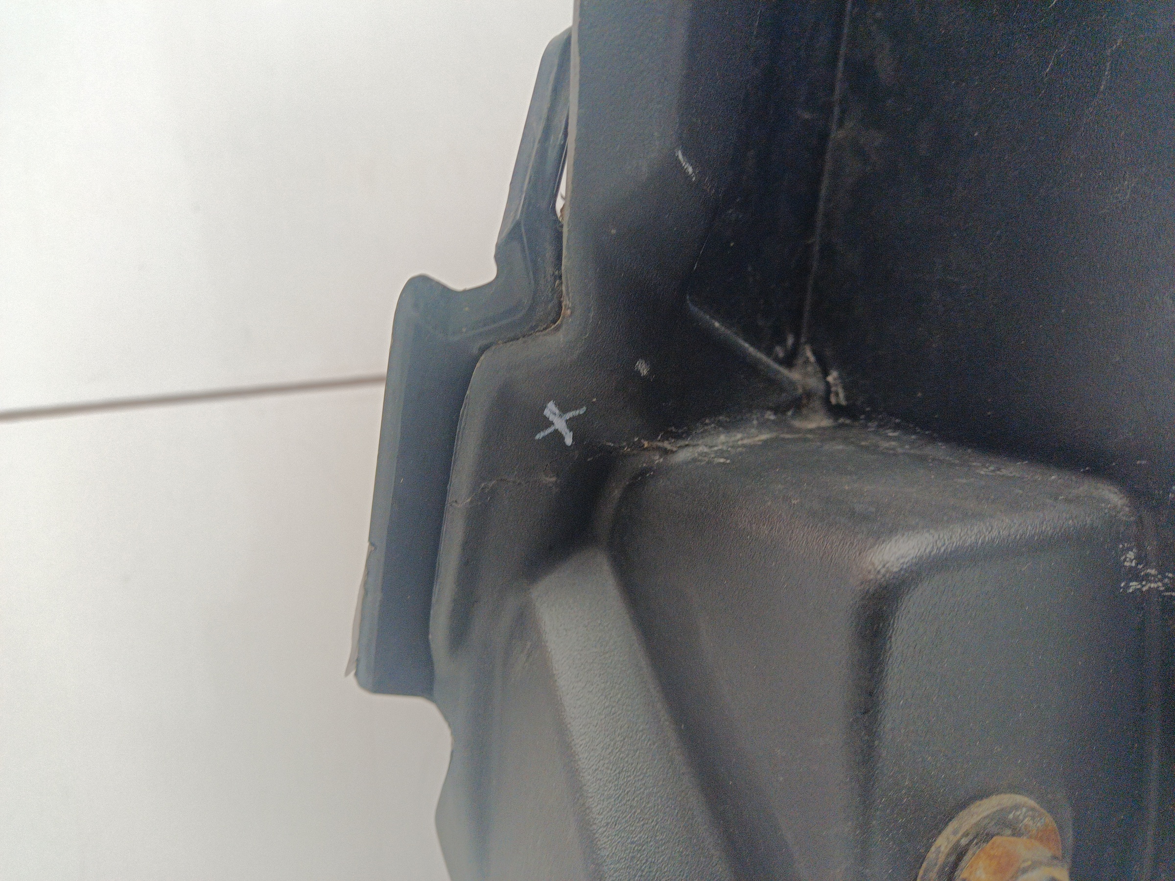 Крышка багажника Peugeot 3008 2