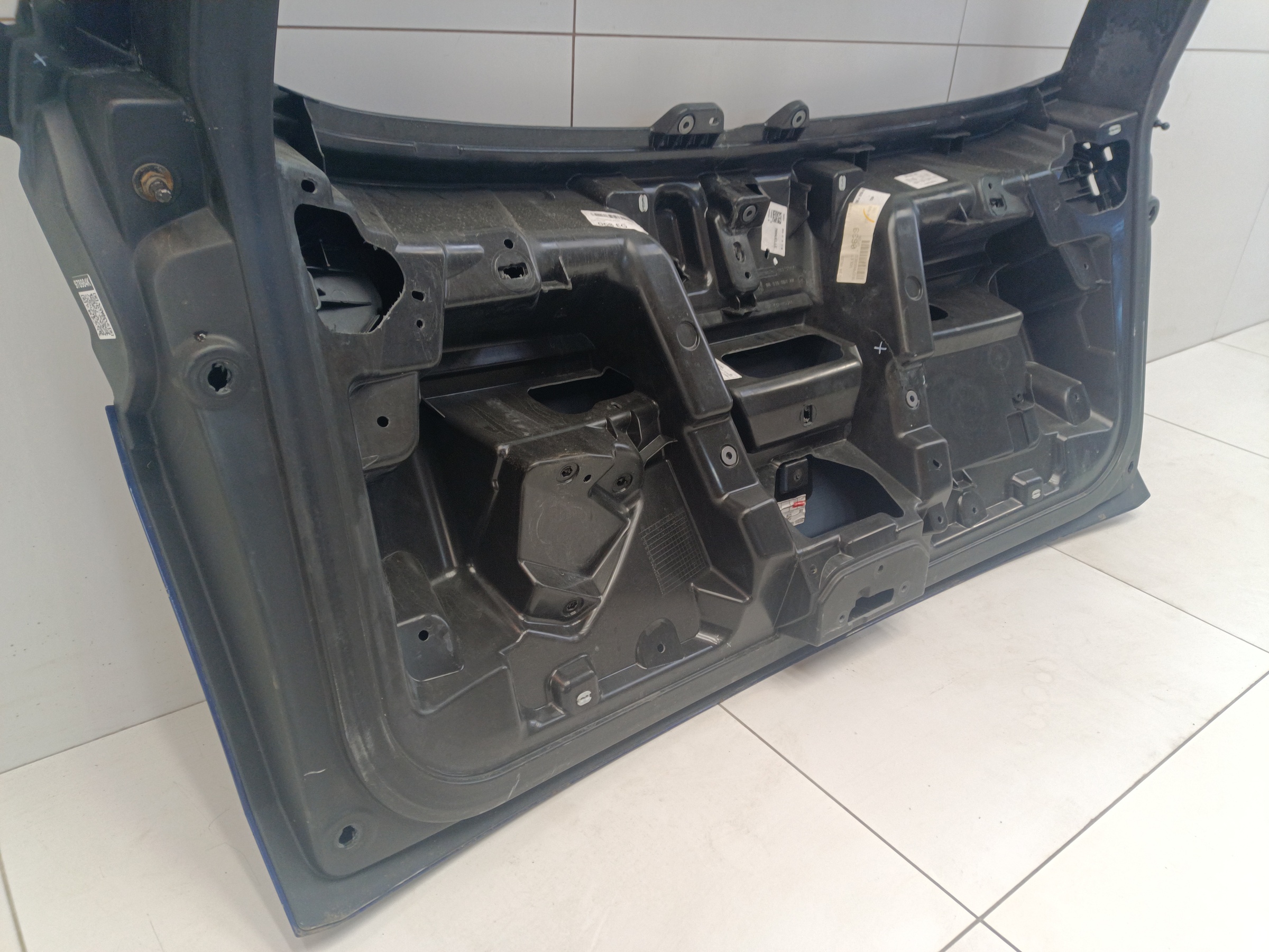 Крышка багажника Peugeot 3008 2