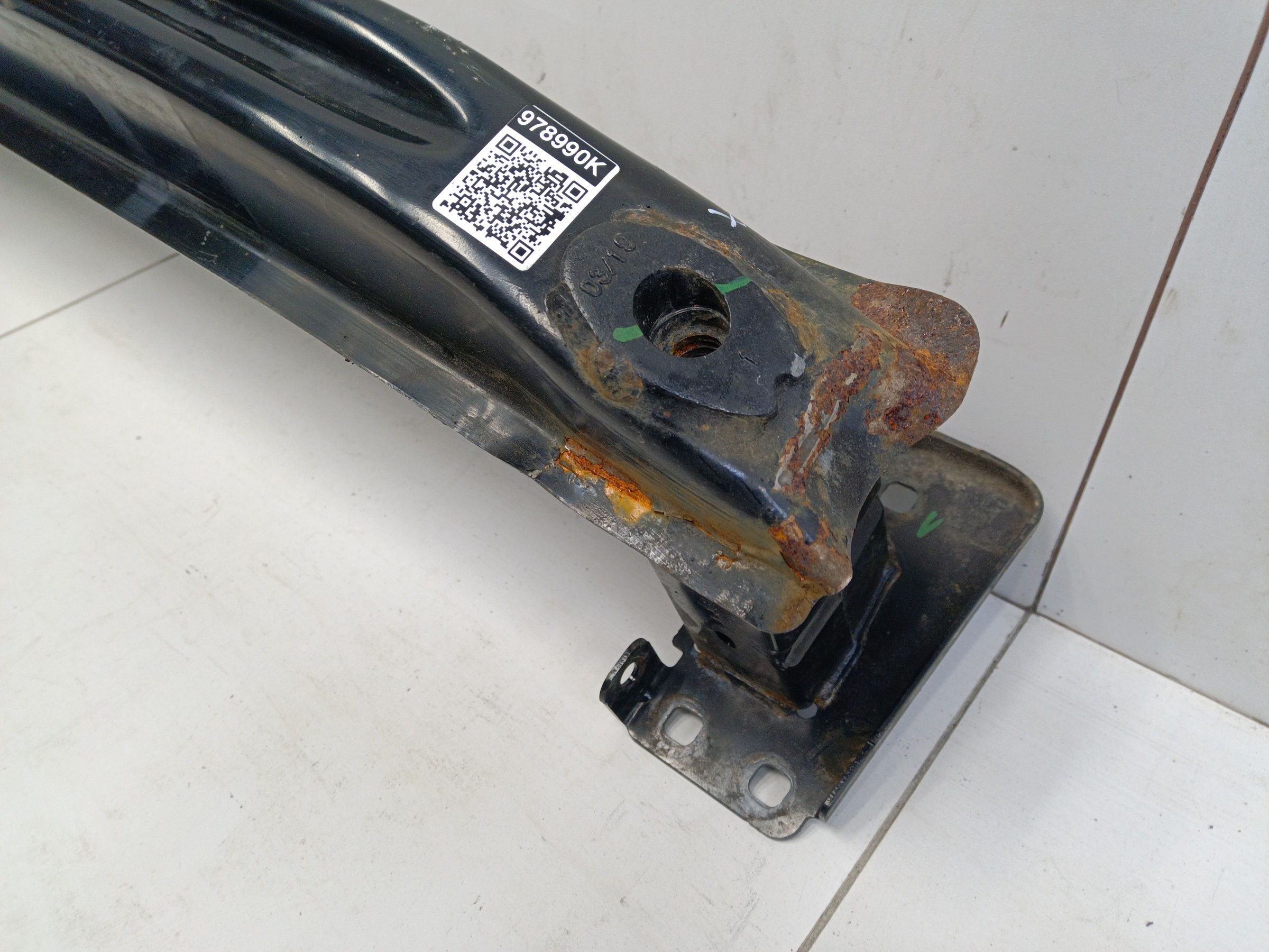 Усилитель переднего бампера Volkswagen Polo 5 Sedan " O.E.M. "