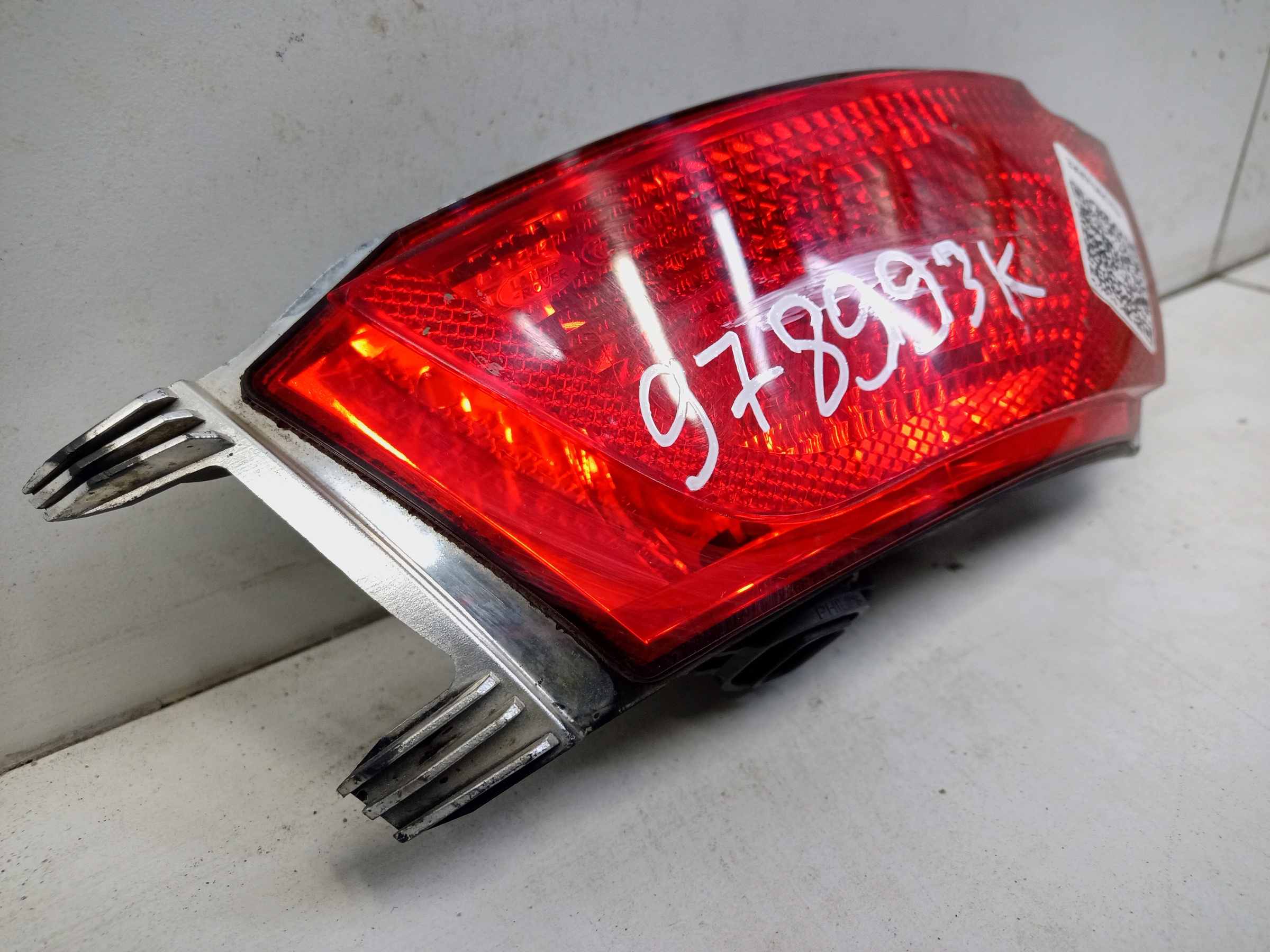 Фара ПТФ задняя левая Land Rover Range Rover Sport 2