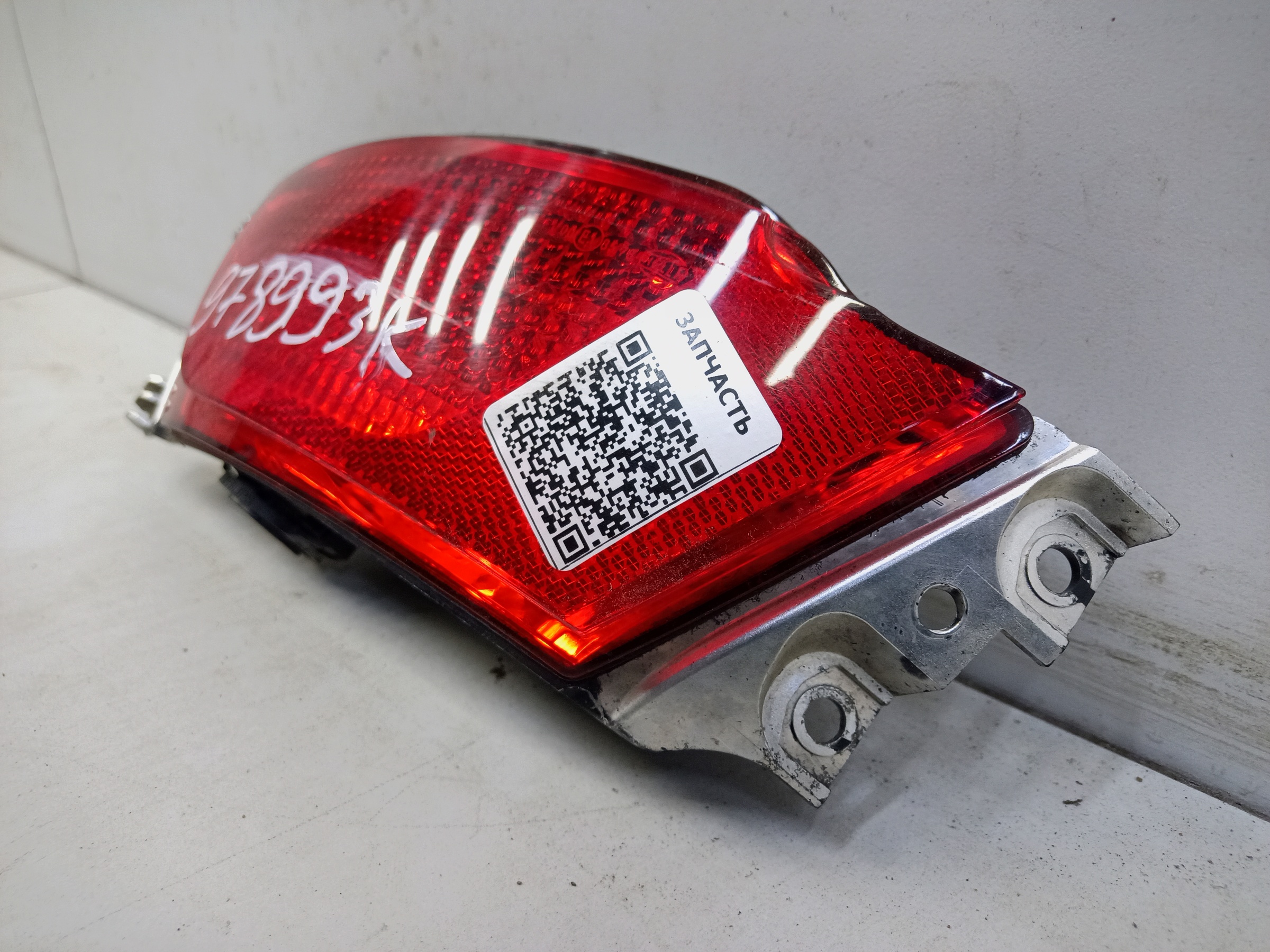 Фара ПТФ задняя левая Land Rover Range Rover Sport 2