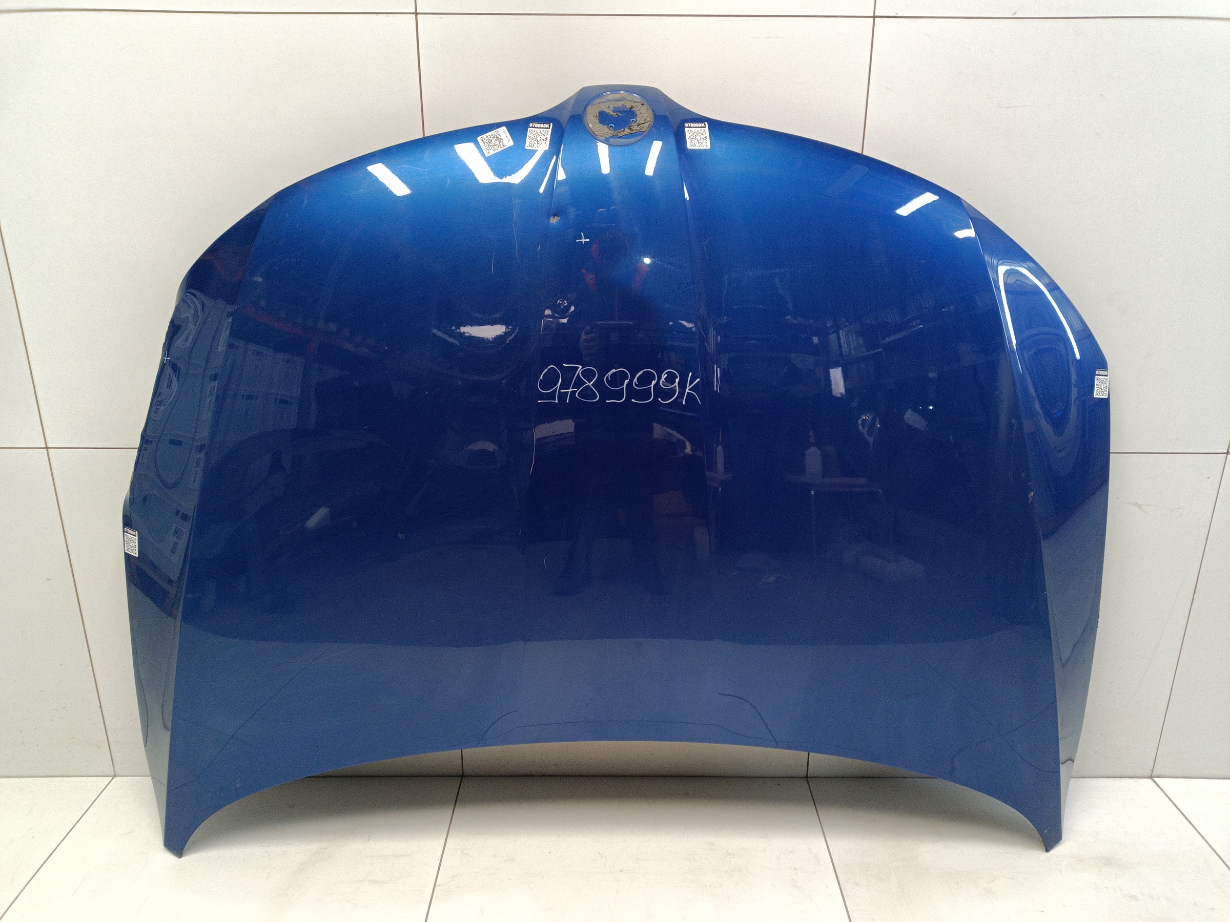 Капот Skoda Rapid 1