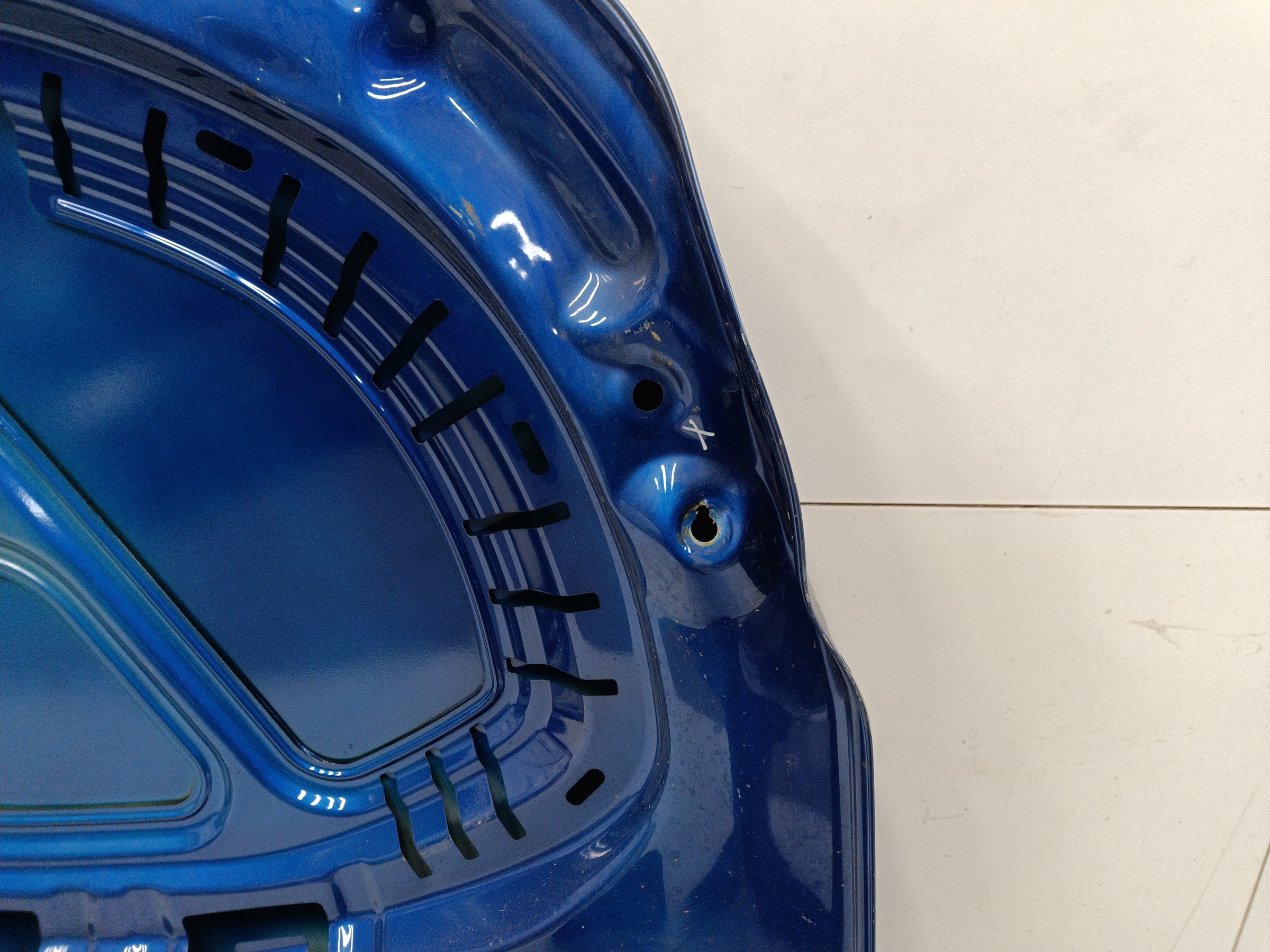 Капот Skoda Rapid 1