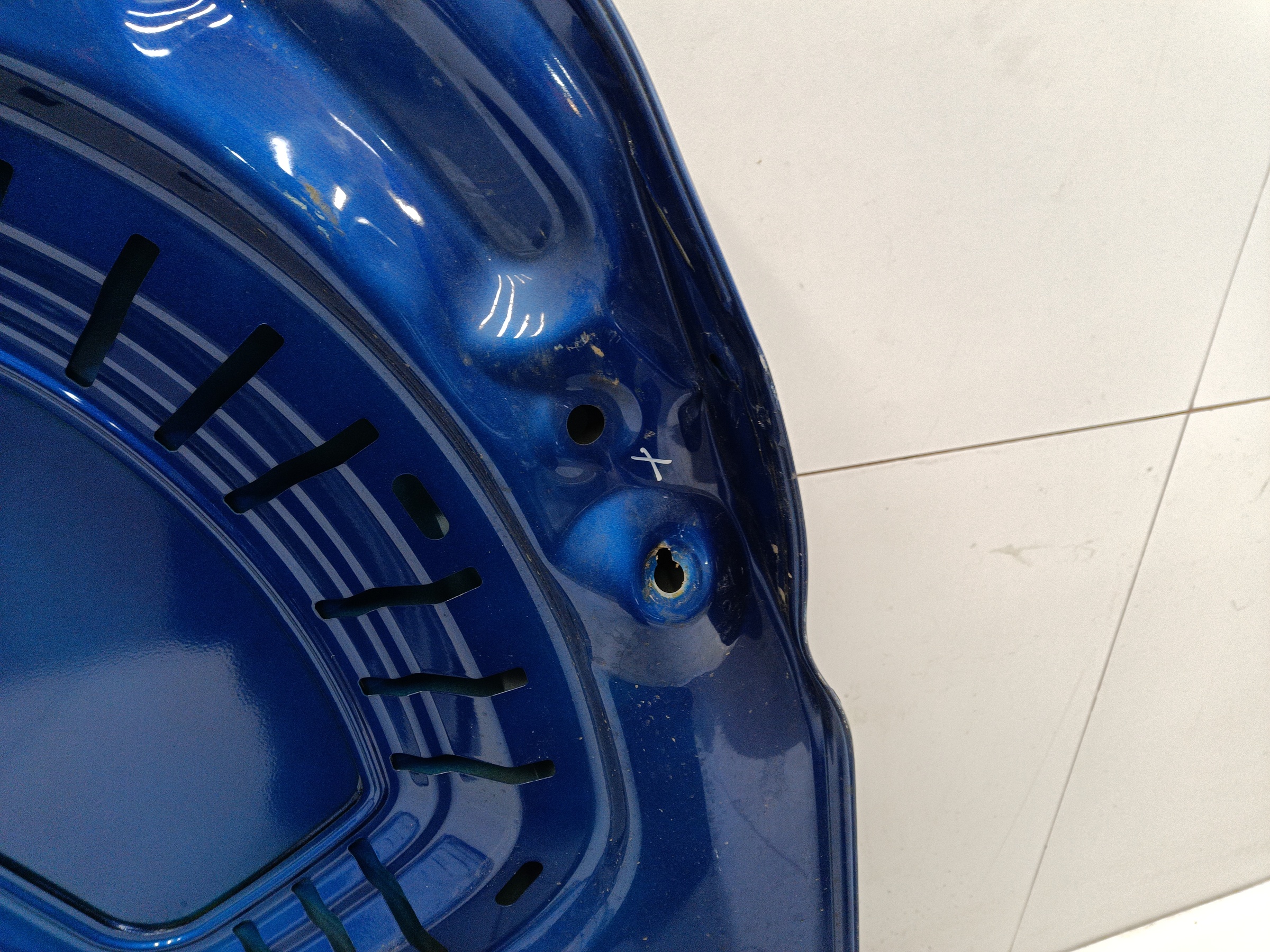 Капот Skoda Rapid 1