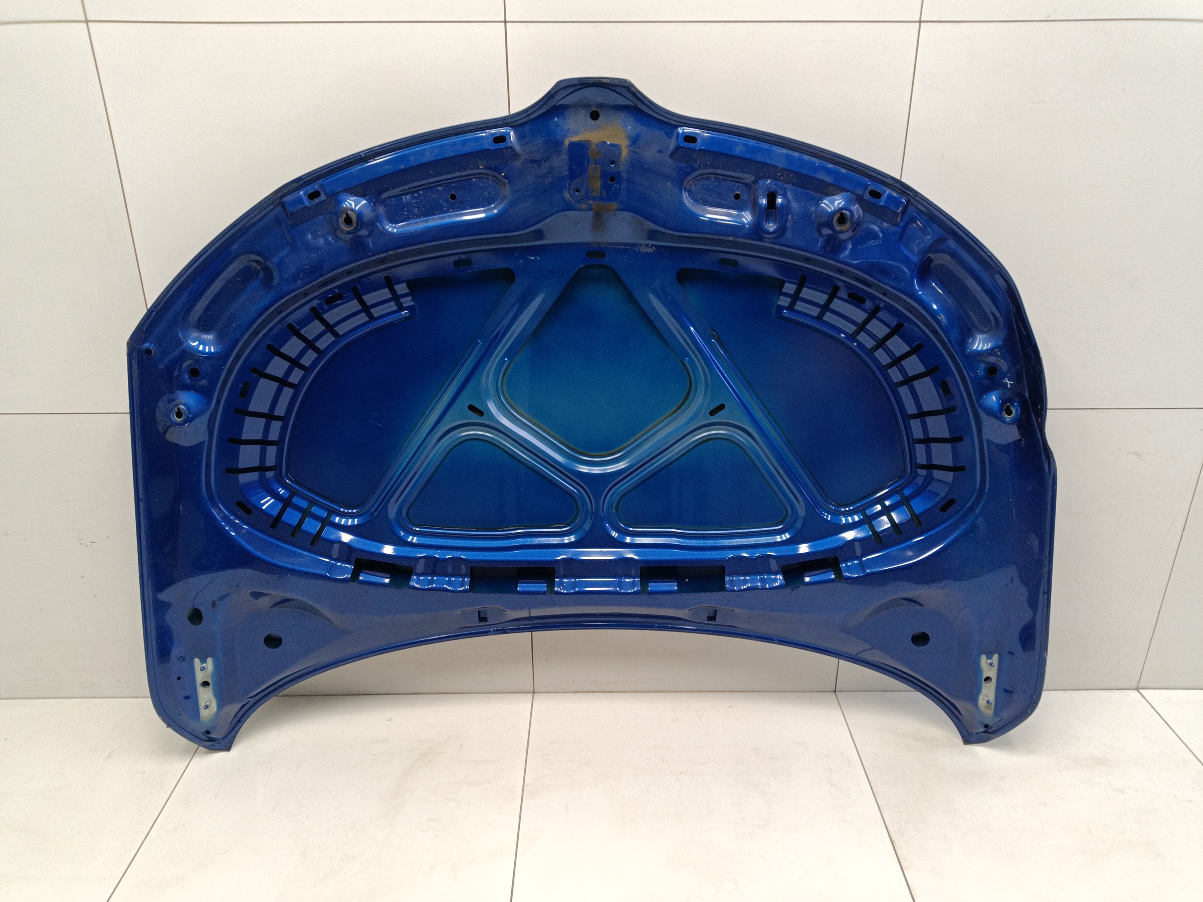 Капот Skoda Rapid 1