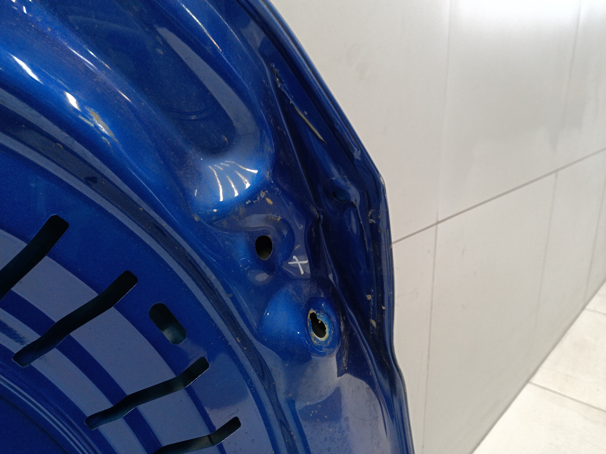 Капот Skoda Rapid 1