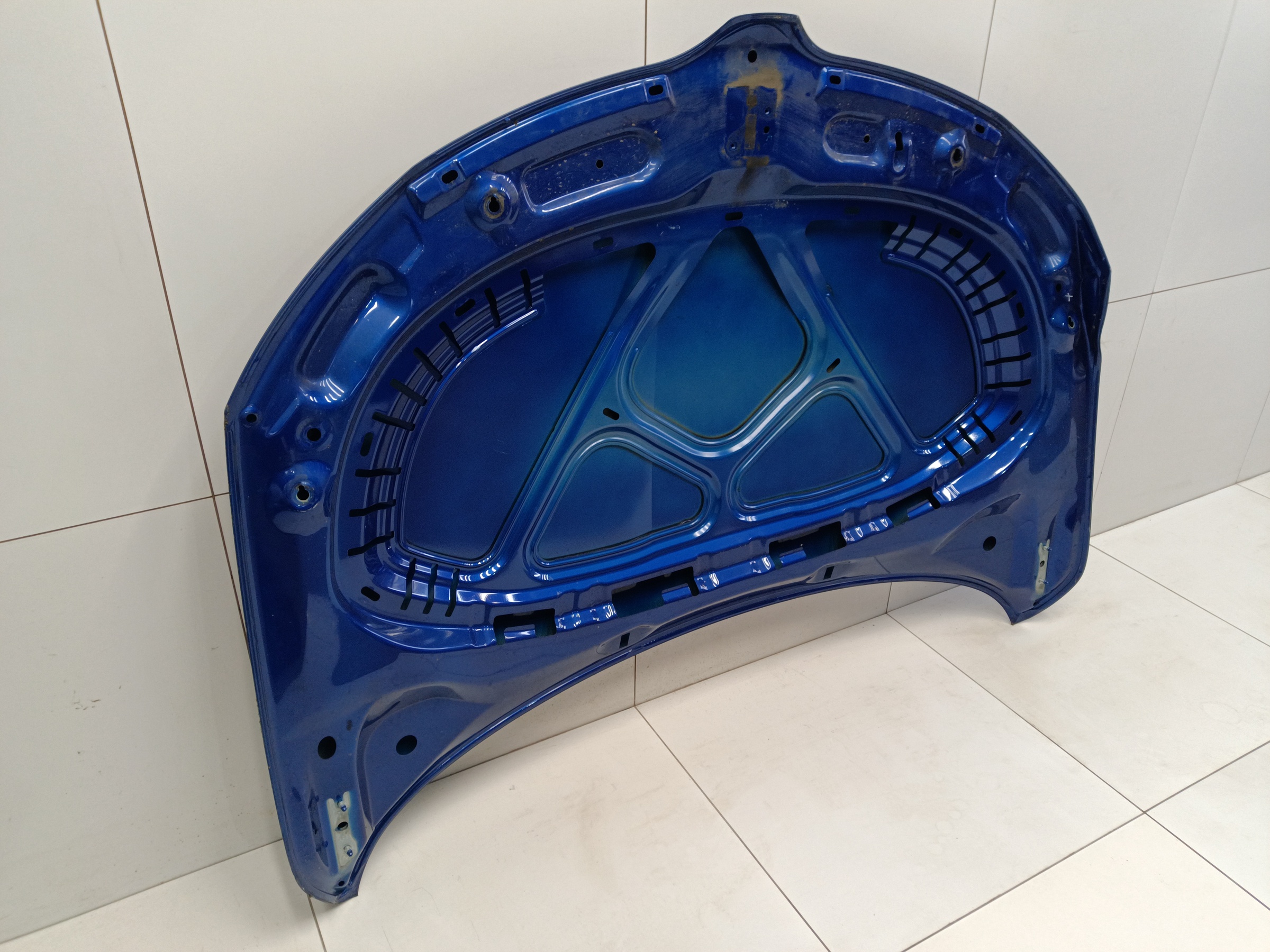 Капот Skoda Rapid 1