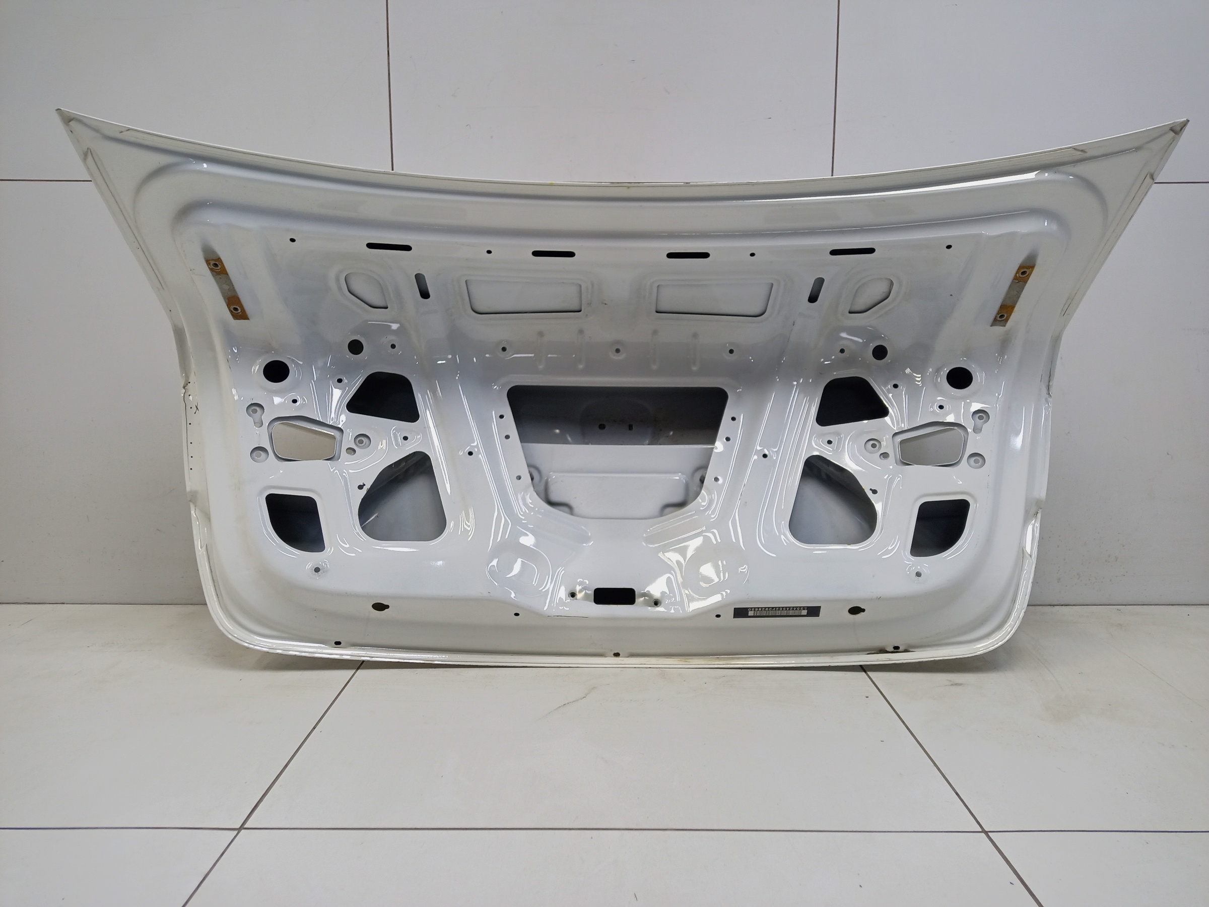 Крышка багажника Changan Alsvin