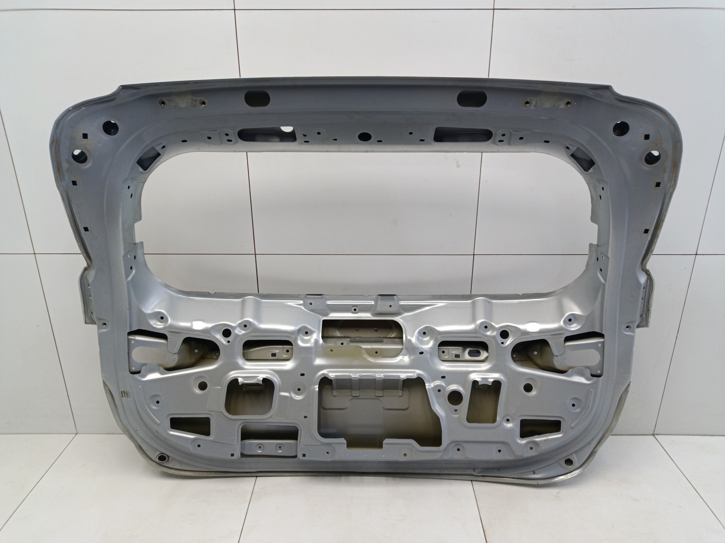 Крышка багажника Hyundai Santa Fe 4