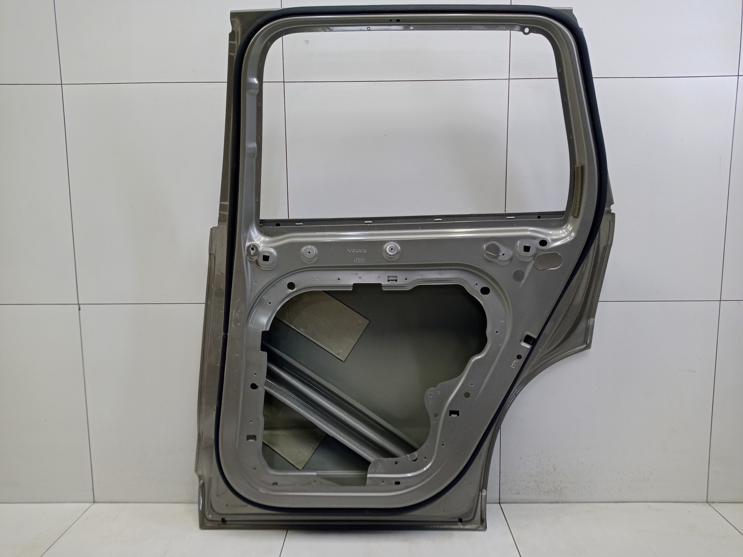 Дверь задняя правая Volvo XC90 2