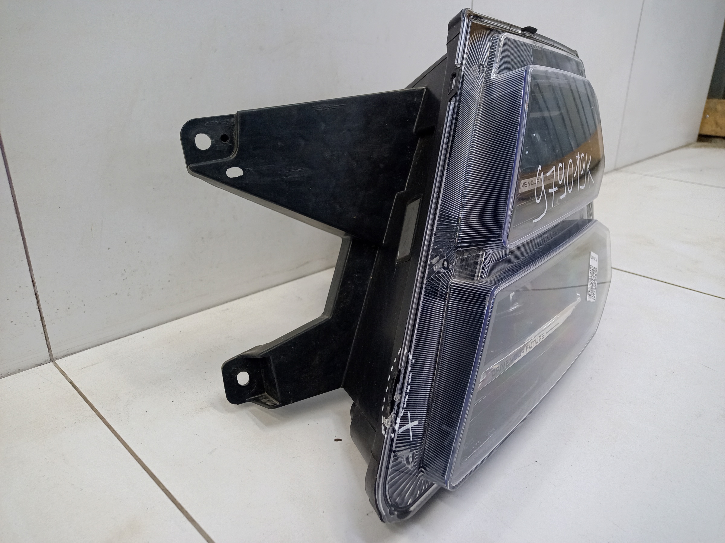 Фара передняя левая Jetour Dashing LED