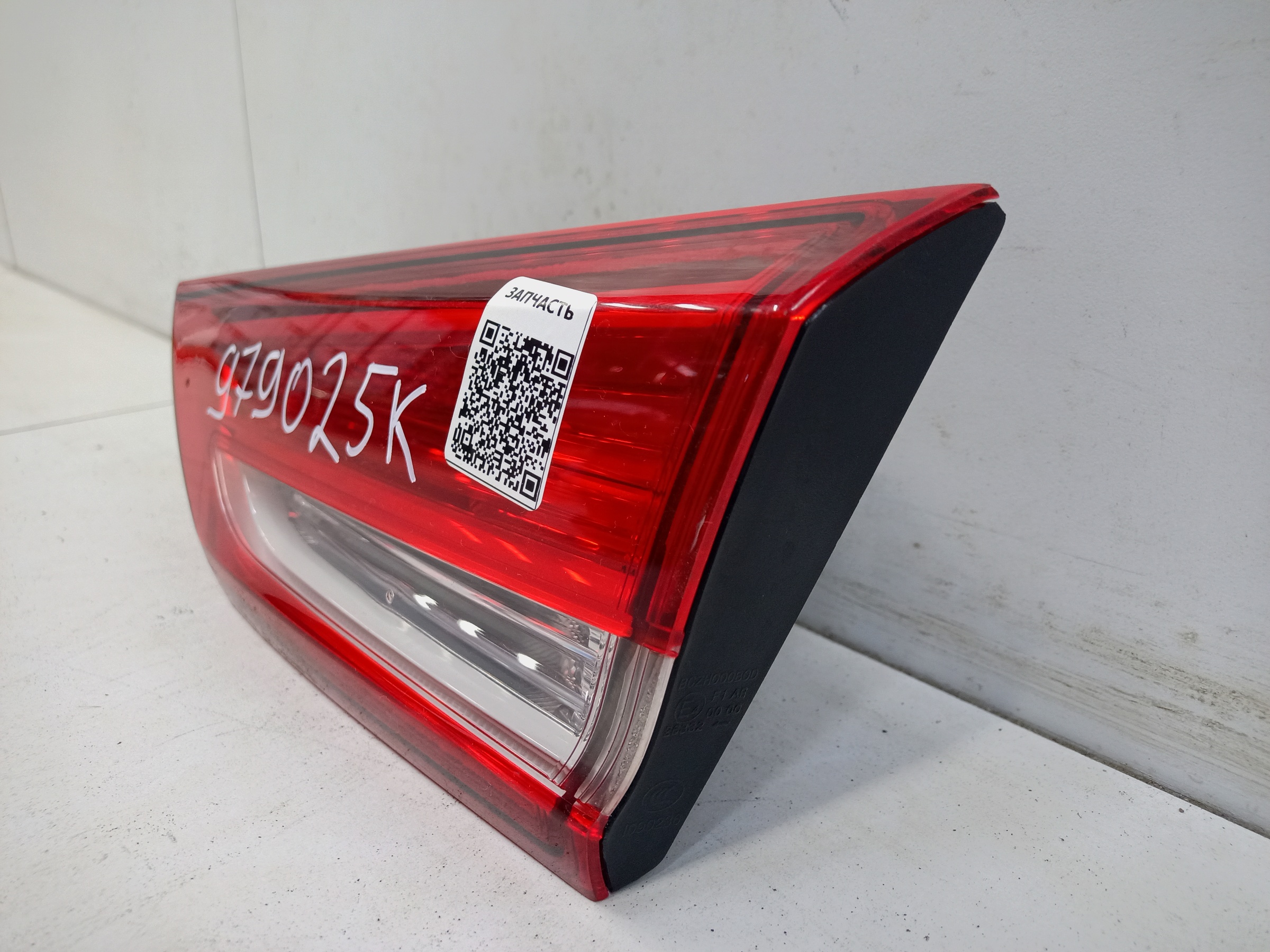 Фонарь задний правый внутренний Changan Alsvin