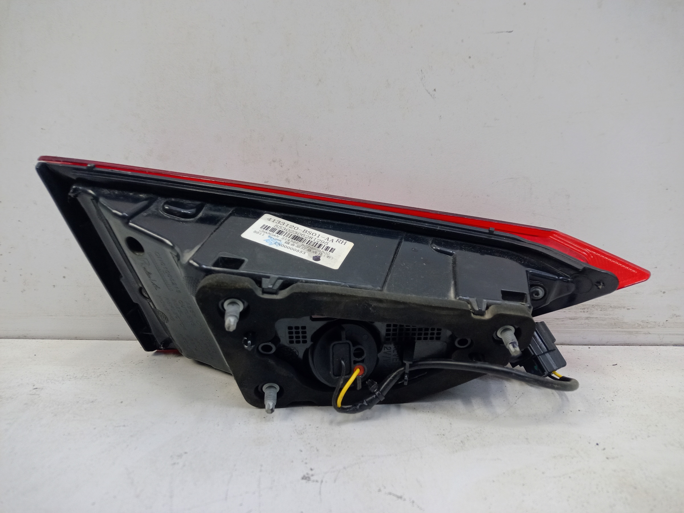 Фонарь задний правый внутренний Changan Alsvin