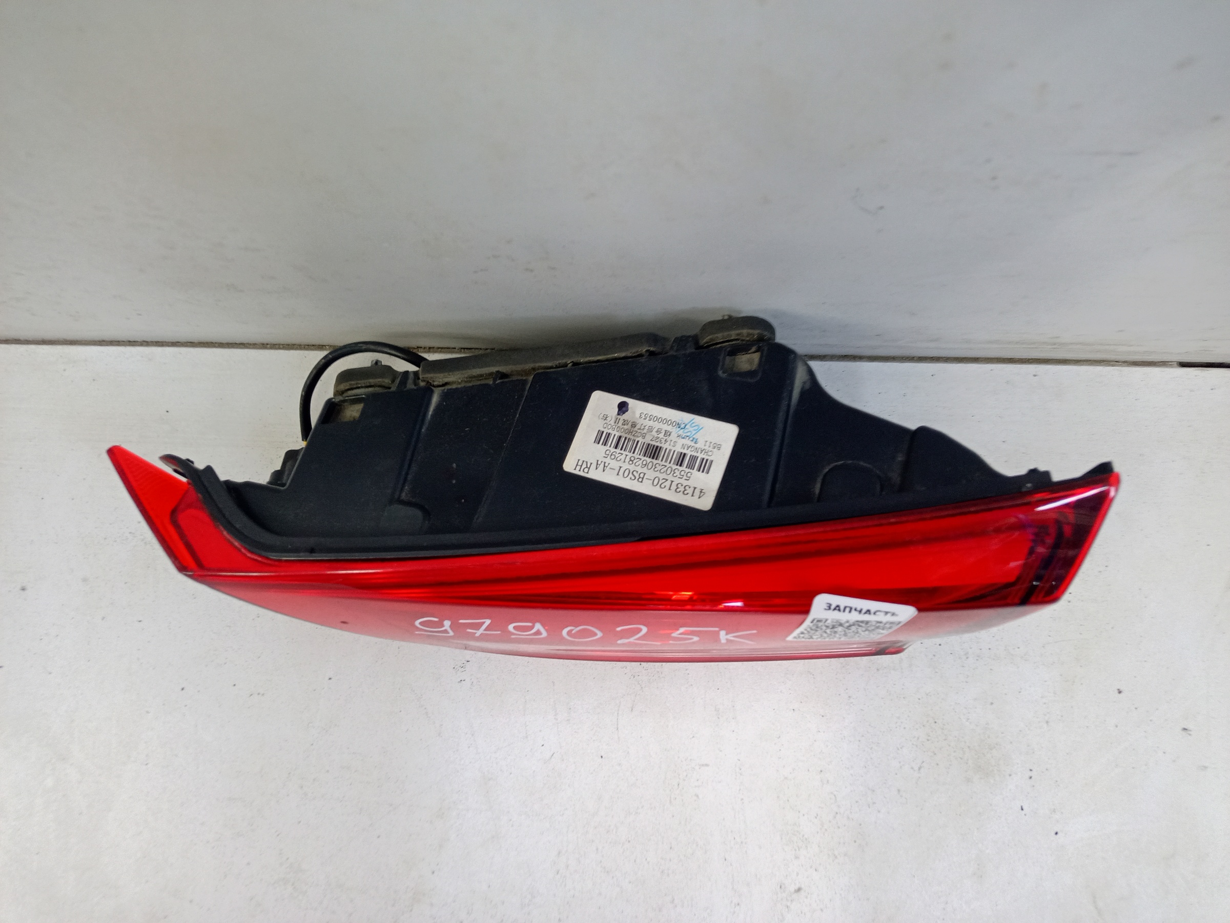 Фонарь задний правый внутренний Changan Alsvin