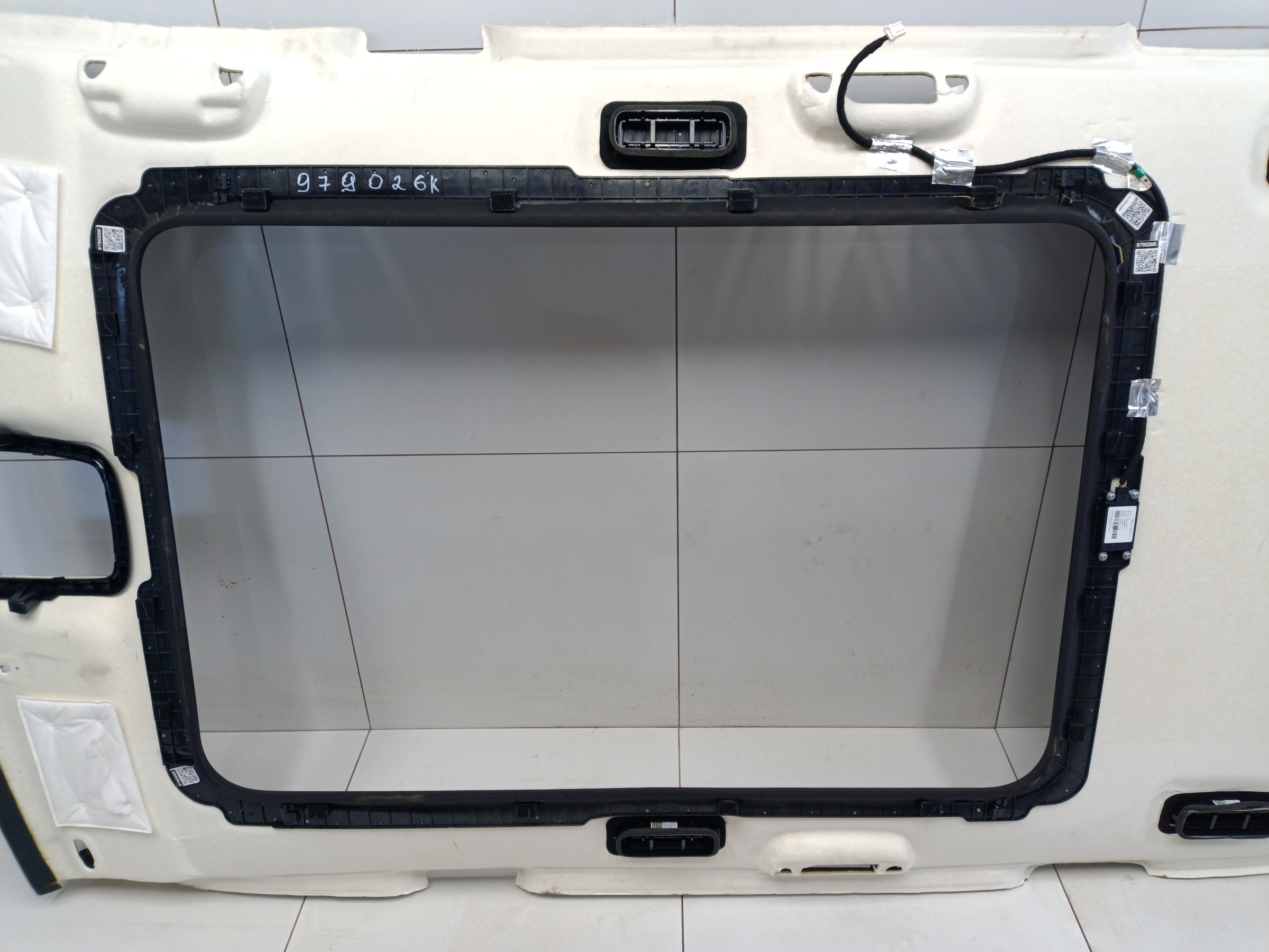 Обшивка крыши " потолок " Gac GS8 2