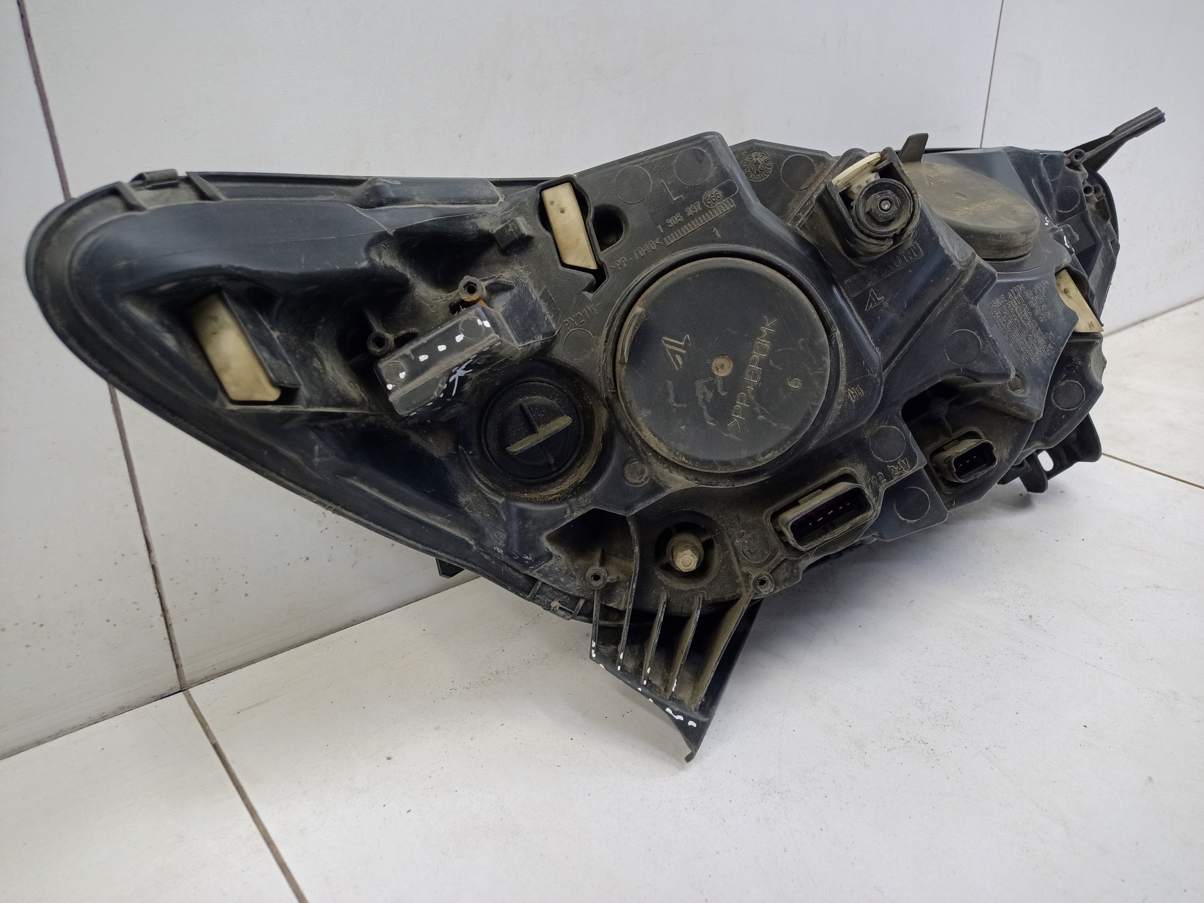 Фара передняя левая Renault Kaptur галоген светлая линза