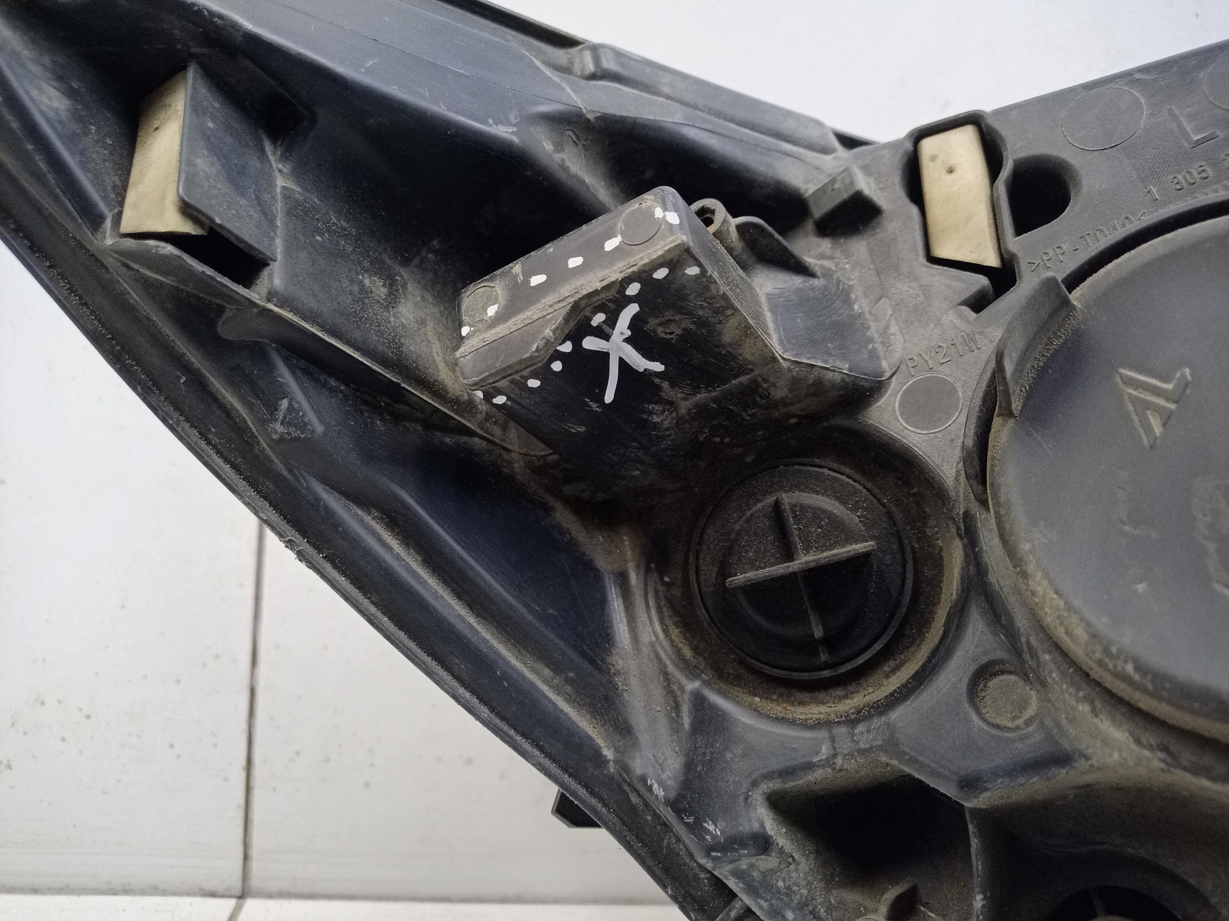 Фара передняя левая Renault Kaptur галоген светлая линза