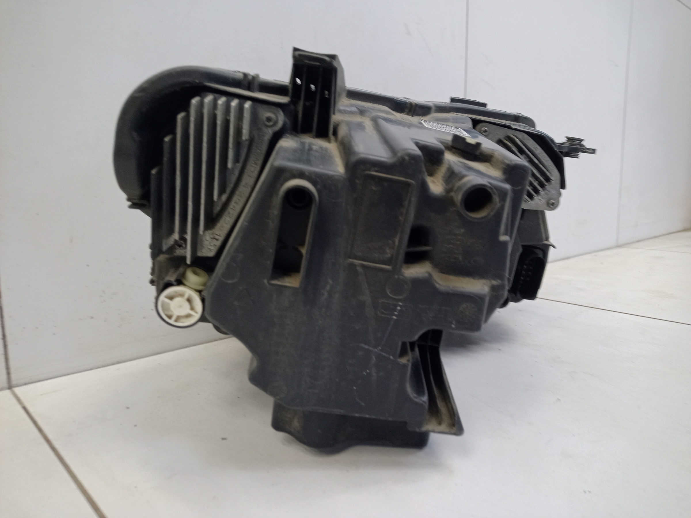 Фара передняя левая Geely Atlas LED