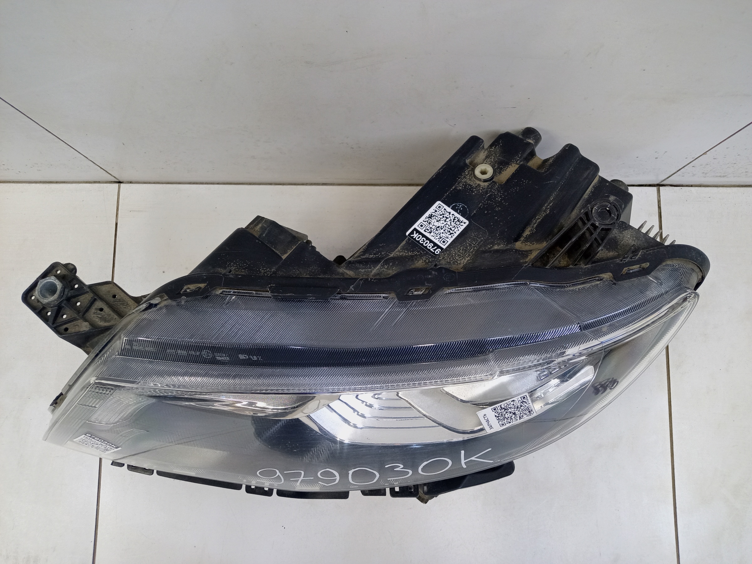 Фара передняя левая Geely Atlas LED