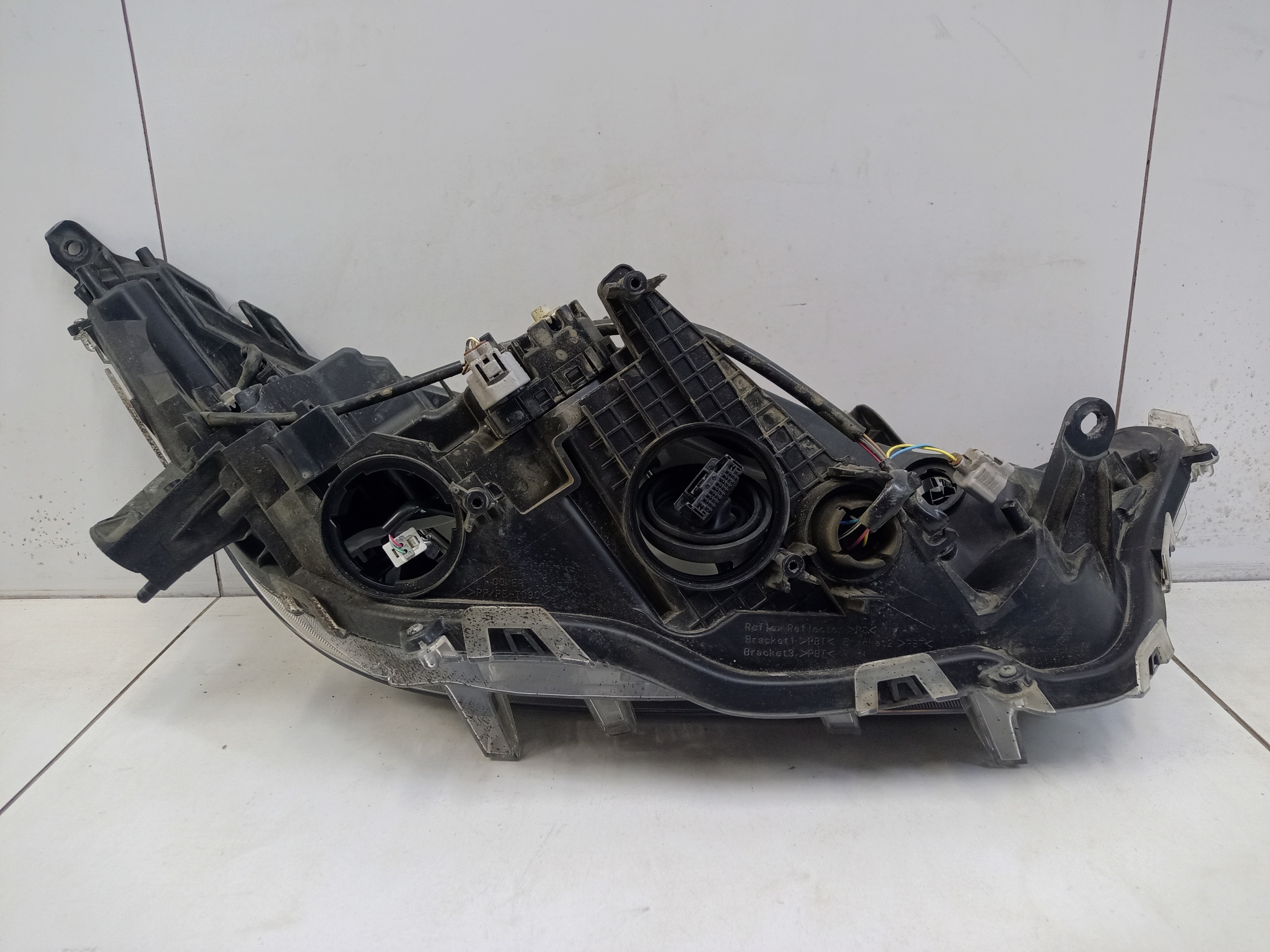 Фара передняя левая Toyota RAV4 XA50 LED