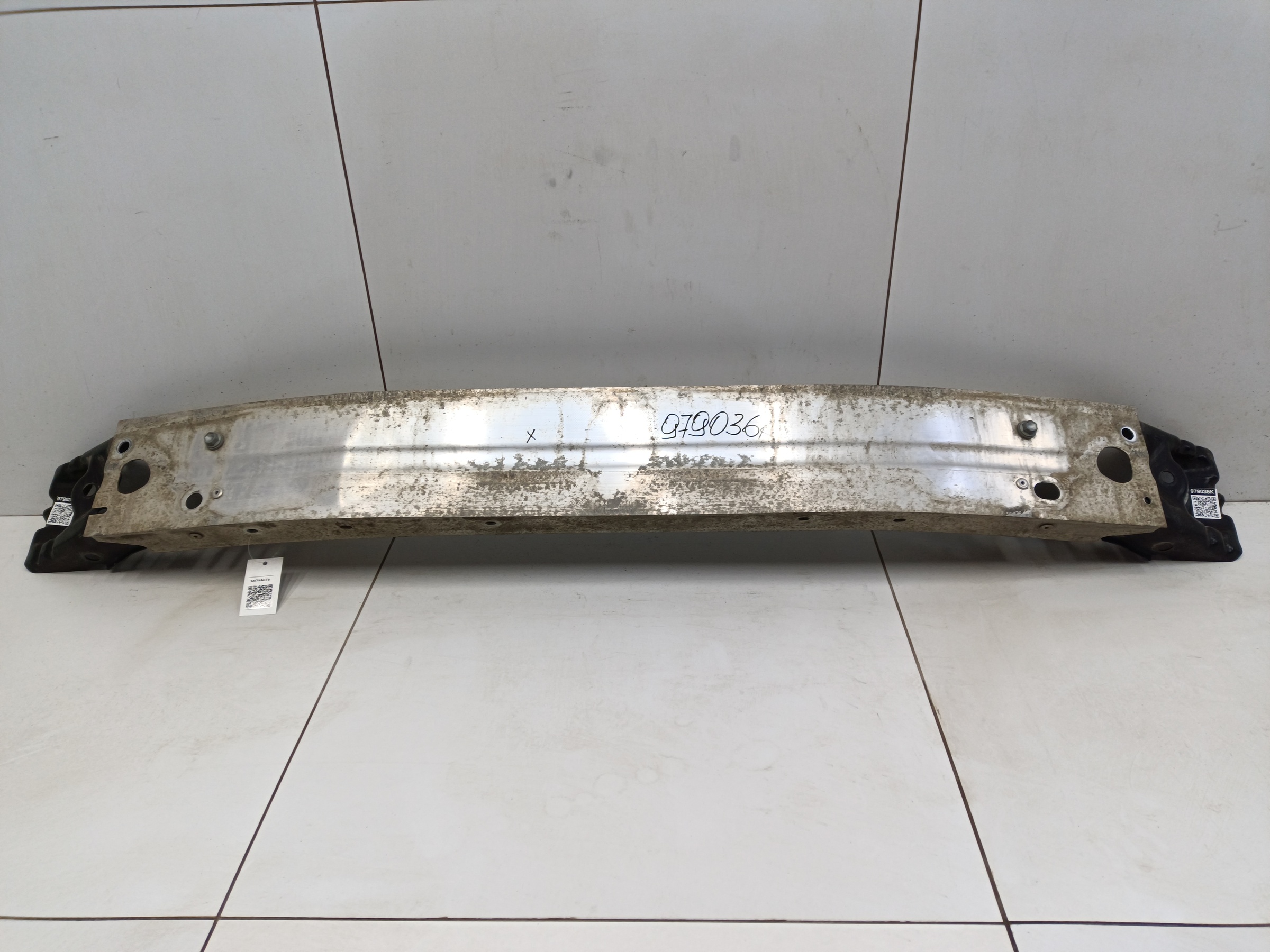 Усилитель переднего бампера Toyota RAV4 XA50