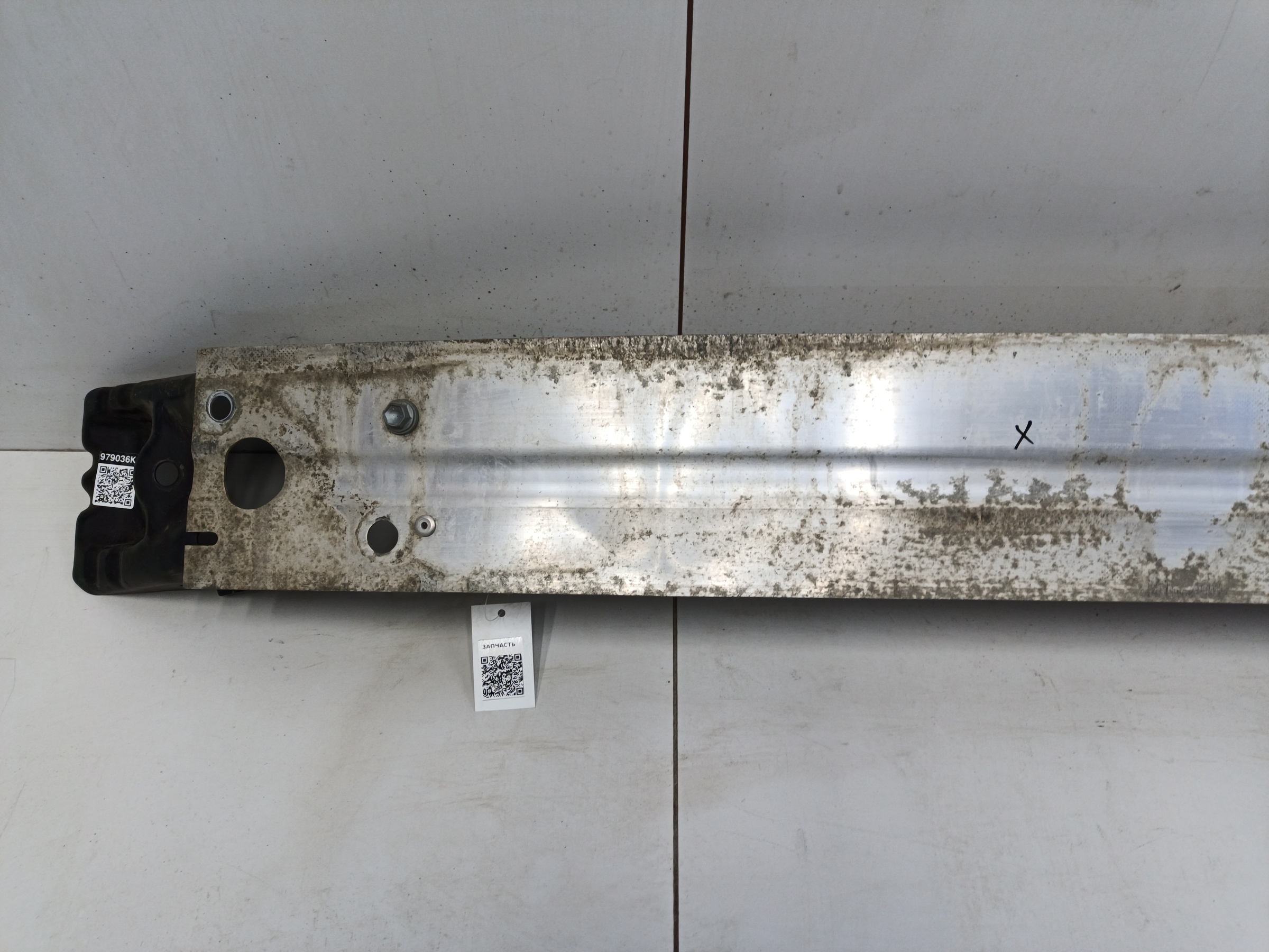 Усилитель переднего бампера Toyota RAV4 XA50