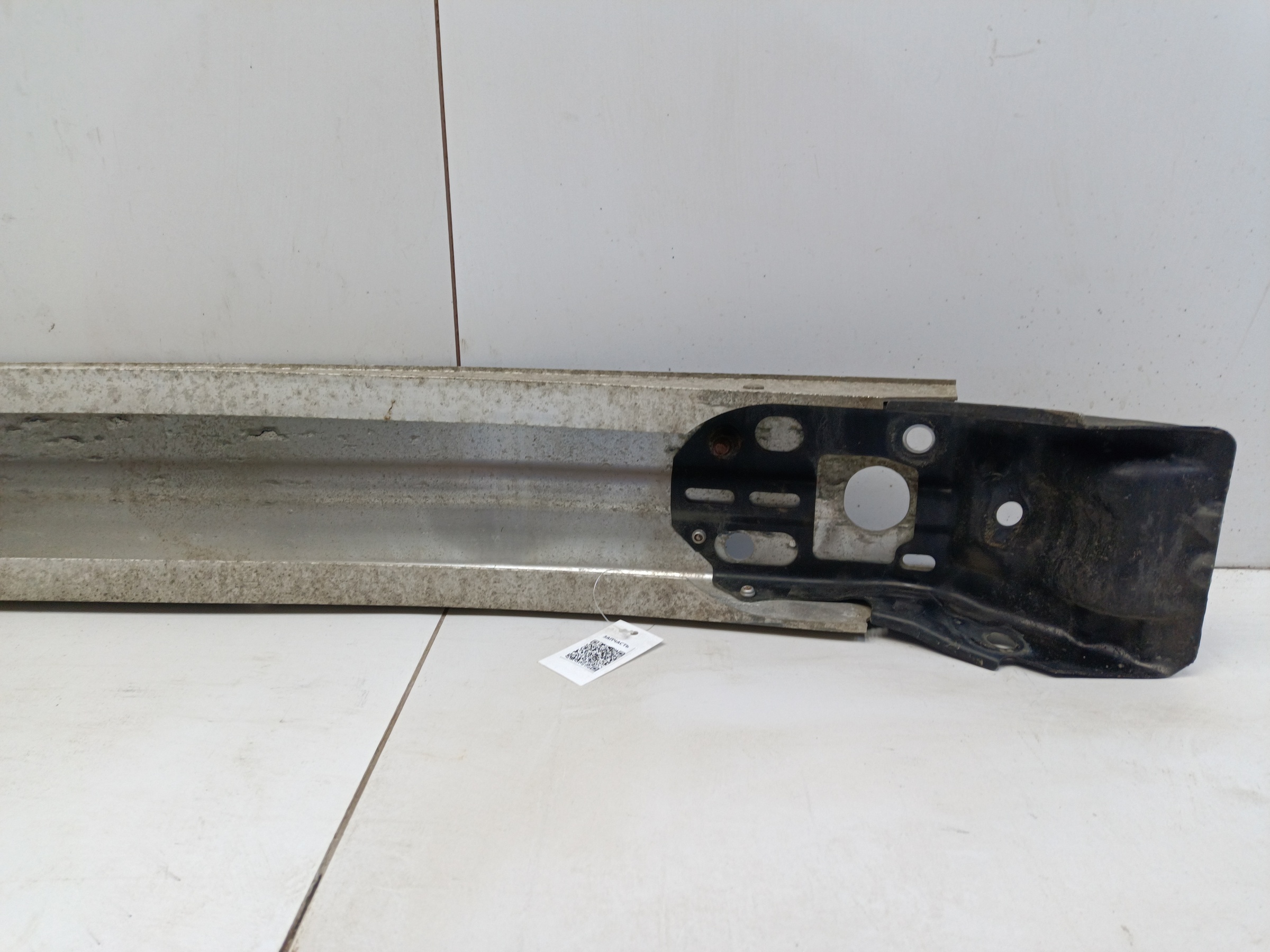 Усилитель переднего бампера Toyota RAV4 XA50