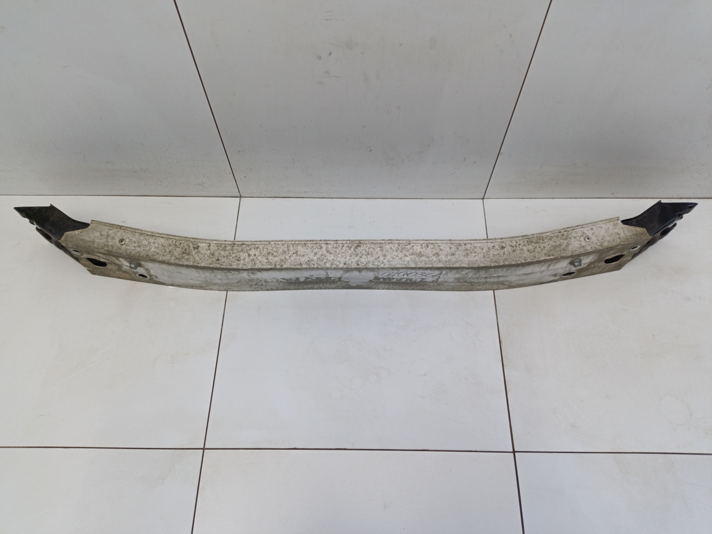 Усилитель переднего бампера Toyota RAV4 XA50