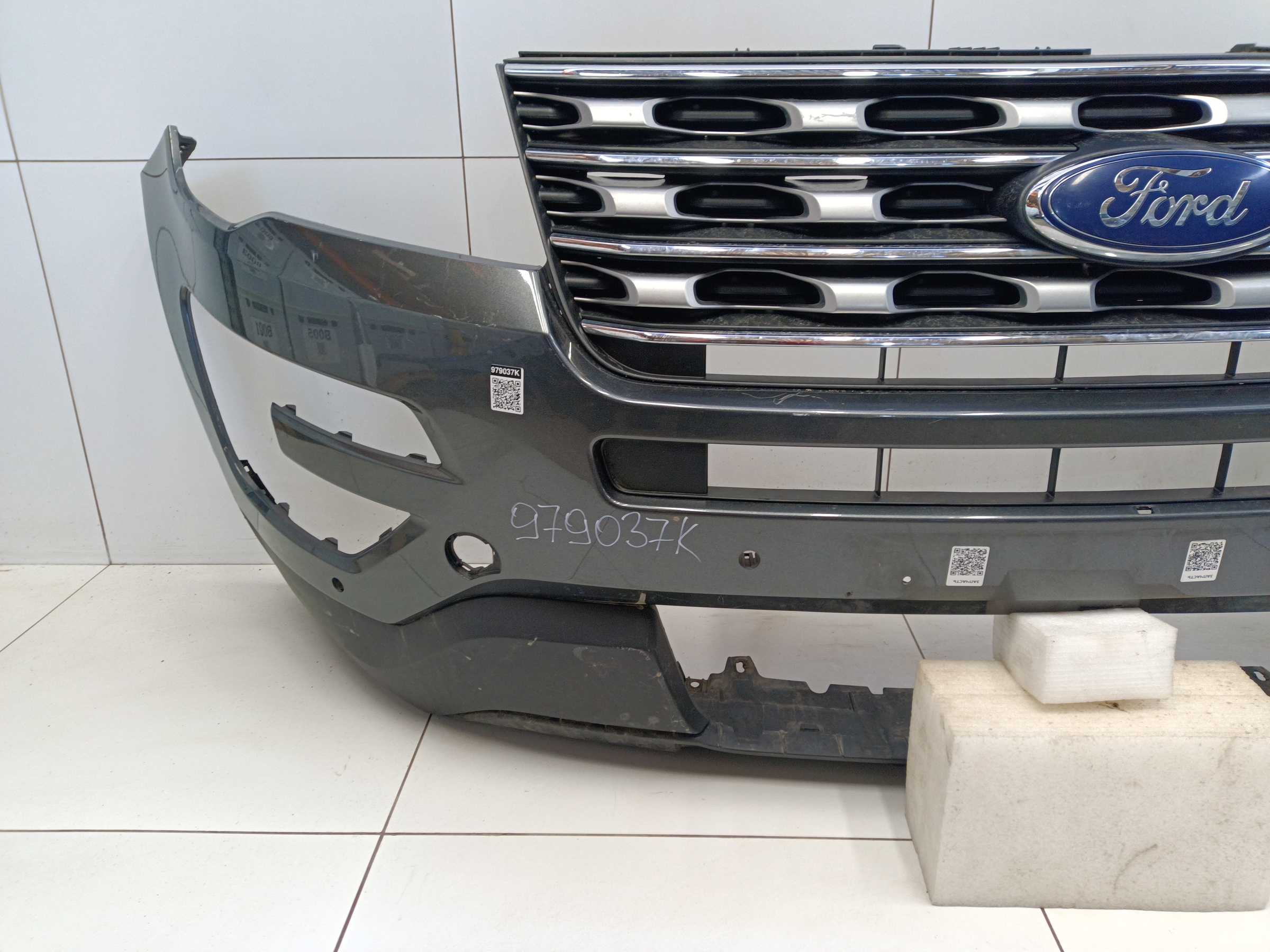 Бампер передний Ford Explorer 5 Restail